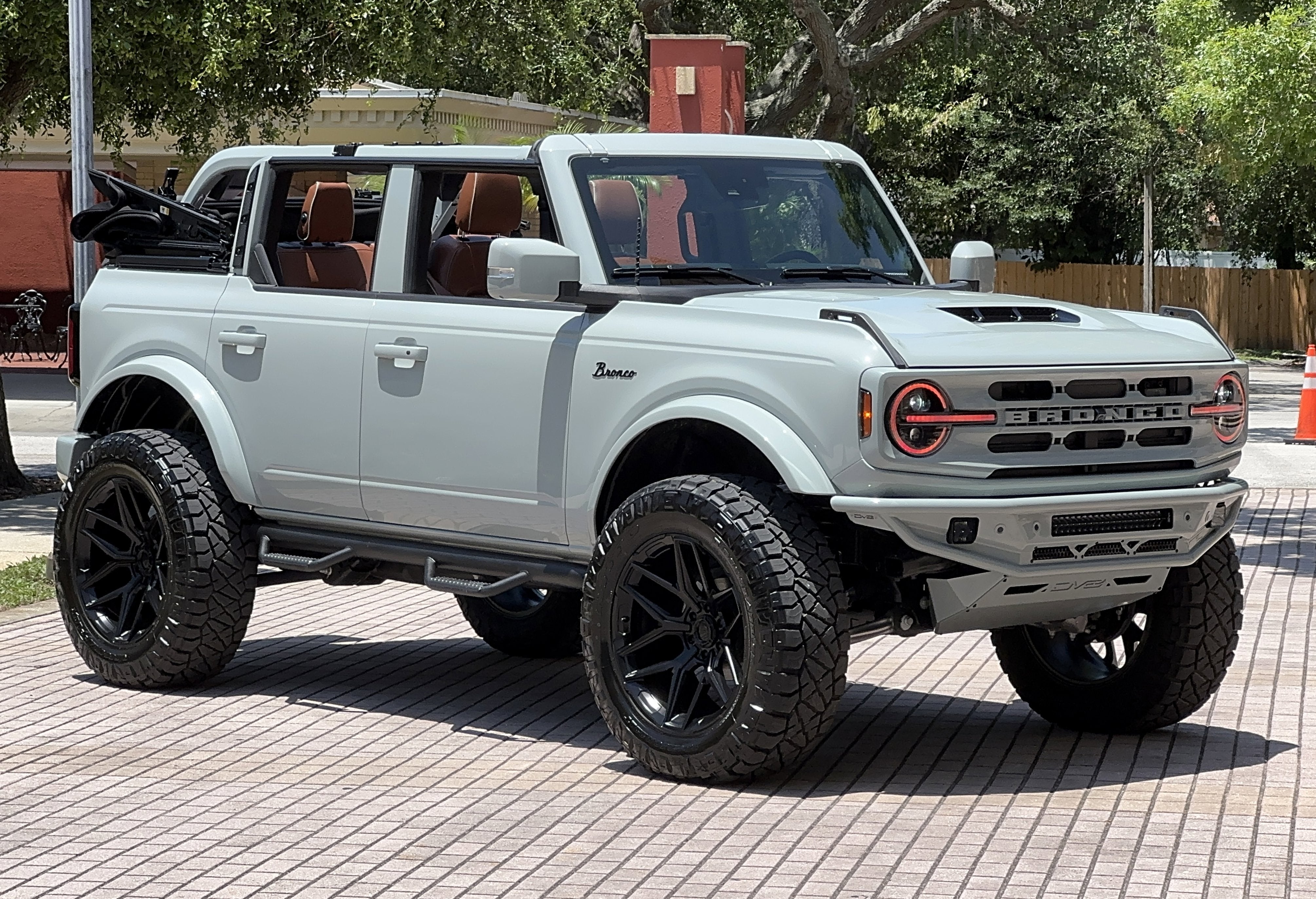 2024 Ford Bronco Outer Banks V6 Luxury Package Custom Lifted