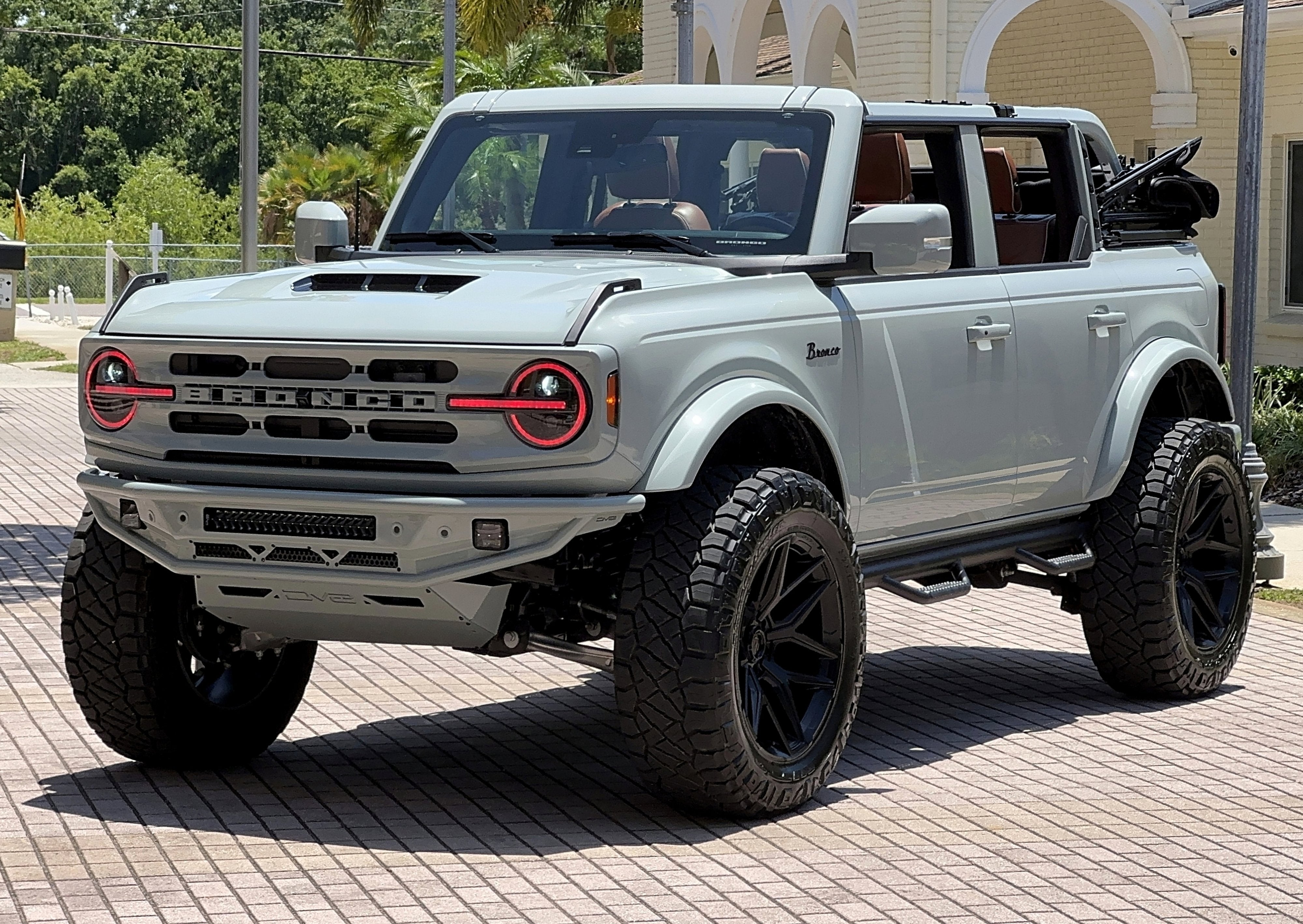 2024 Ford Bronco Outer Banks V6 Luxury Package Custom Lifted