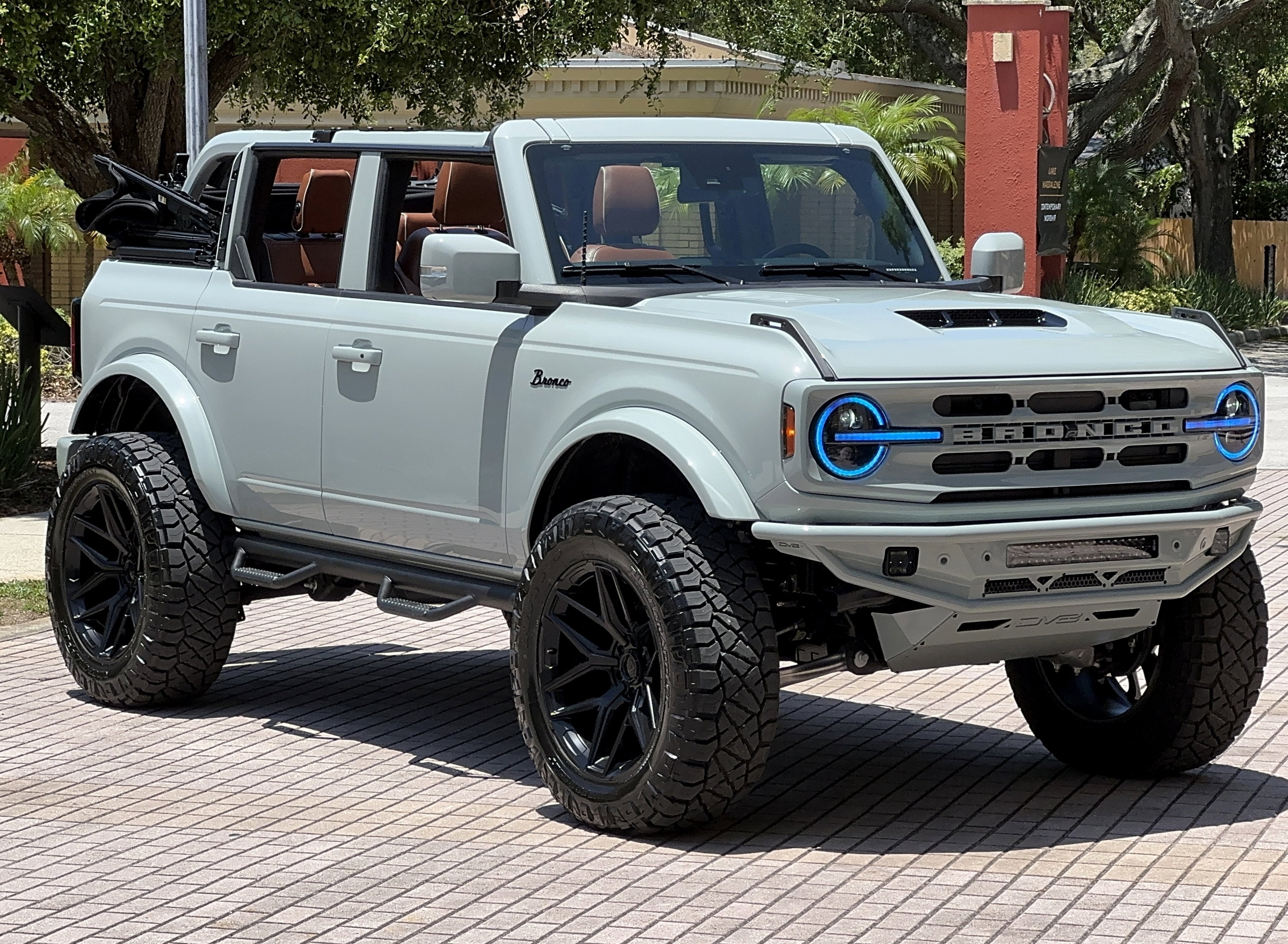 2024 Ford Bronco Outer Banks V6 Luxury Package Custom Lifted