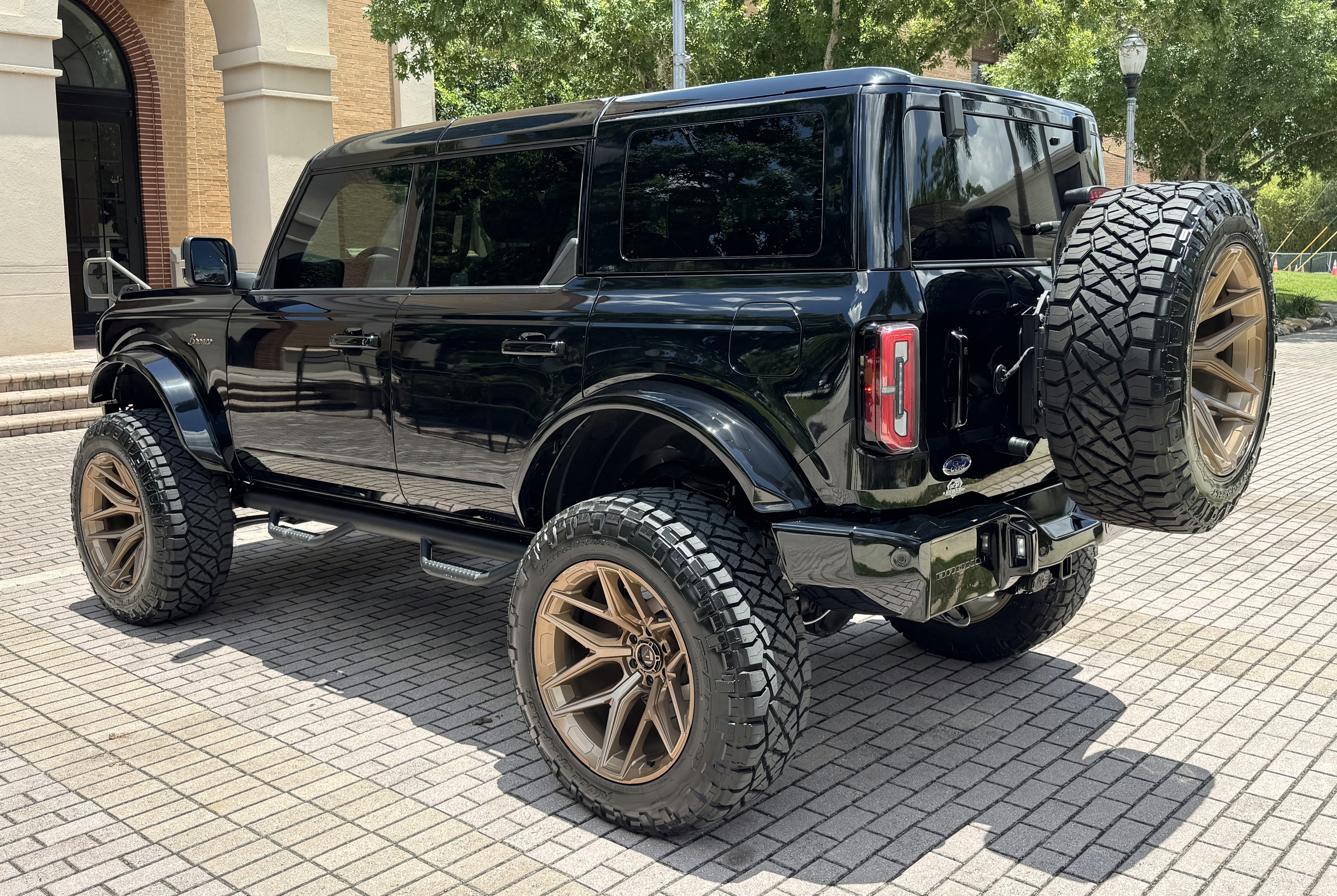 2025 Ford Bronco Custom Lifted Outer Banks V6 Luxury Package Hard Top