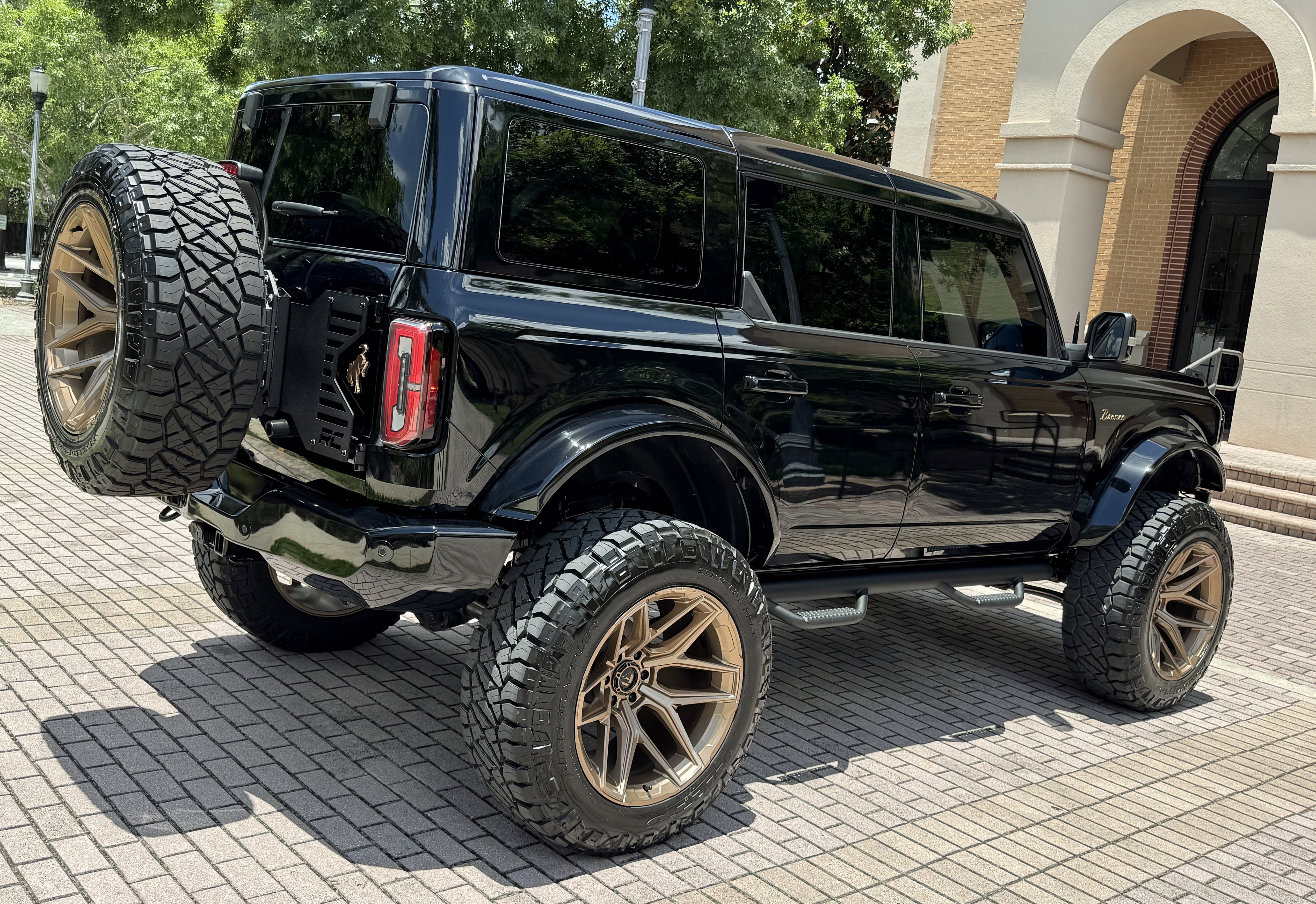 2025 Ford Bronco Custom Lifted Outer Banks V6 Luxury Package Hard Top