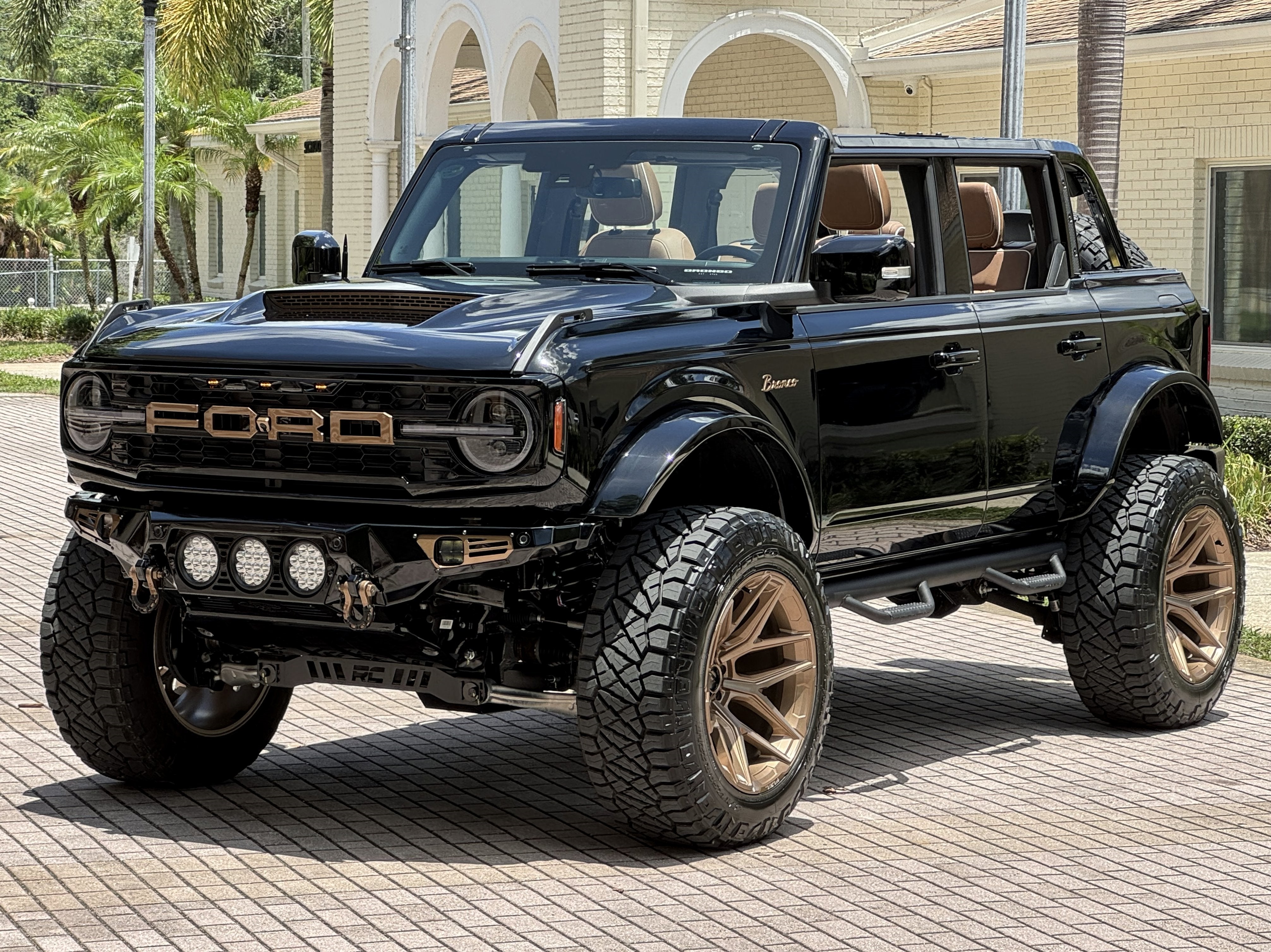 2025 Ford Bronco Custom Lifted Outer Banks V6 Luxury Package Hard Top