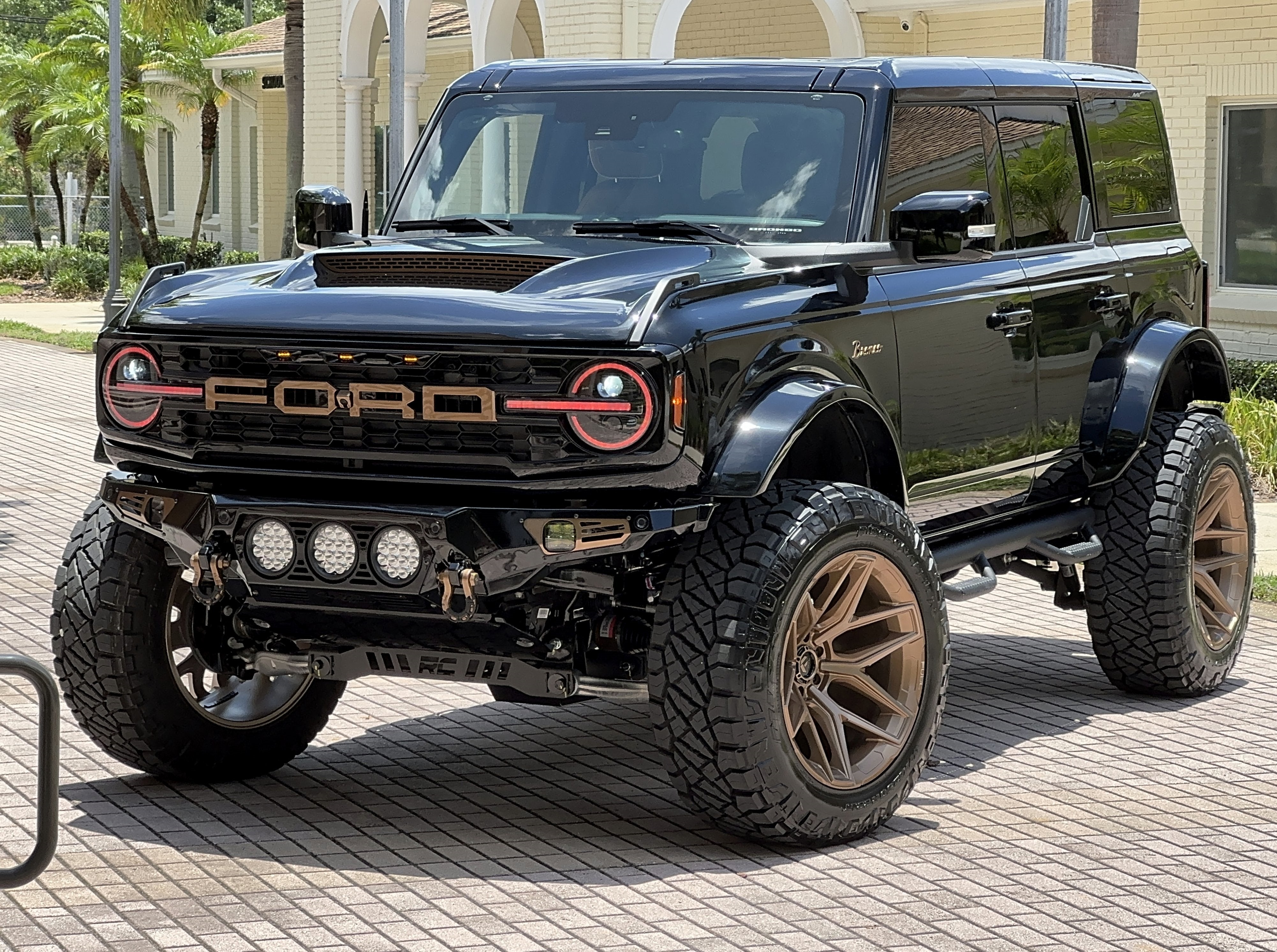 2025 Ford Bronco Custom Lifted Outer Banks V6 Luxury Package Hard Top
