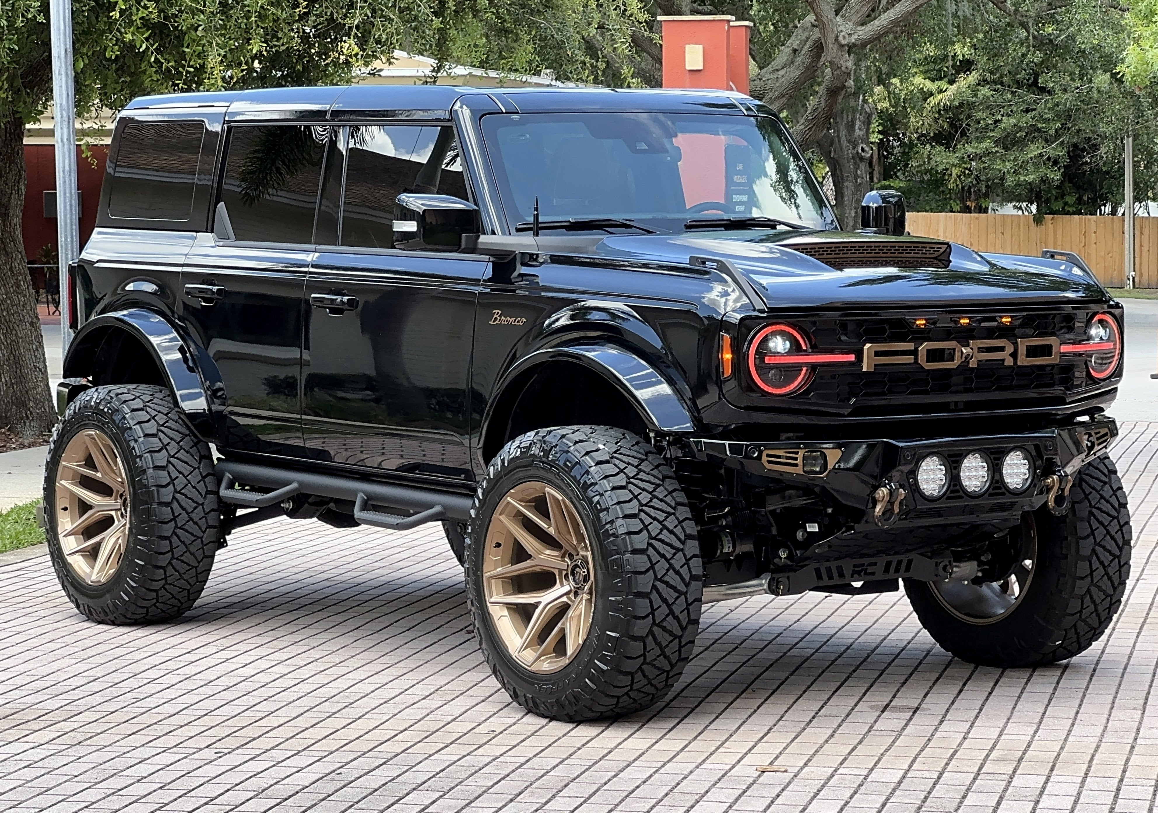 2025 Ford Bronco Custom Lifted Outer Banks V6 Luxury Package Hard Top