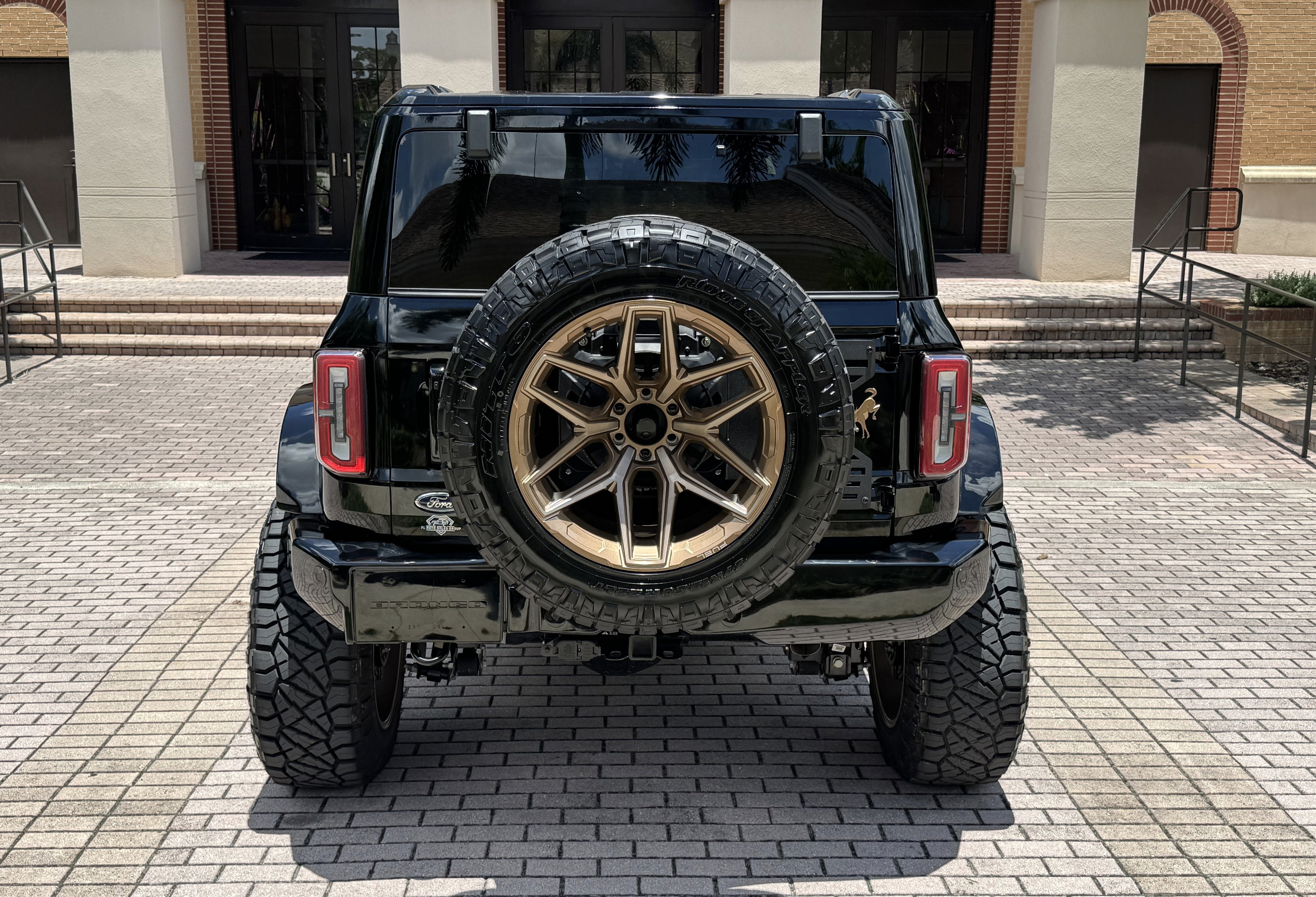 2025 Ford Bronco Custom Lifted Outer Banks V6 Luxury Package Hard Top