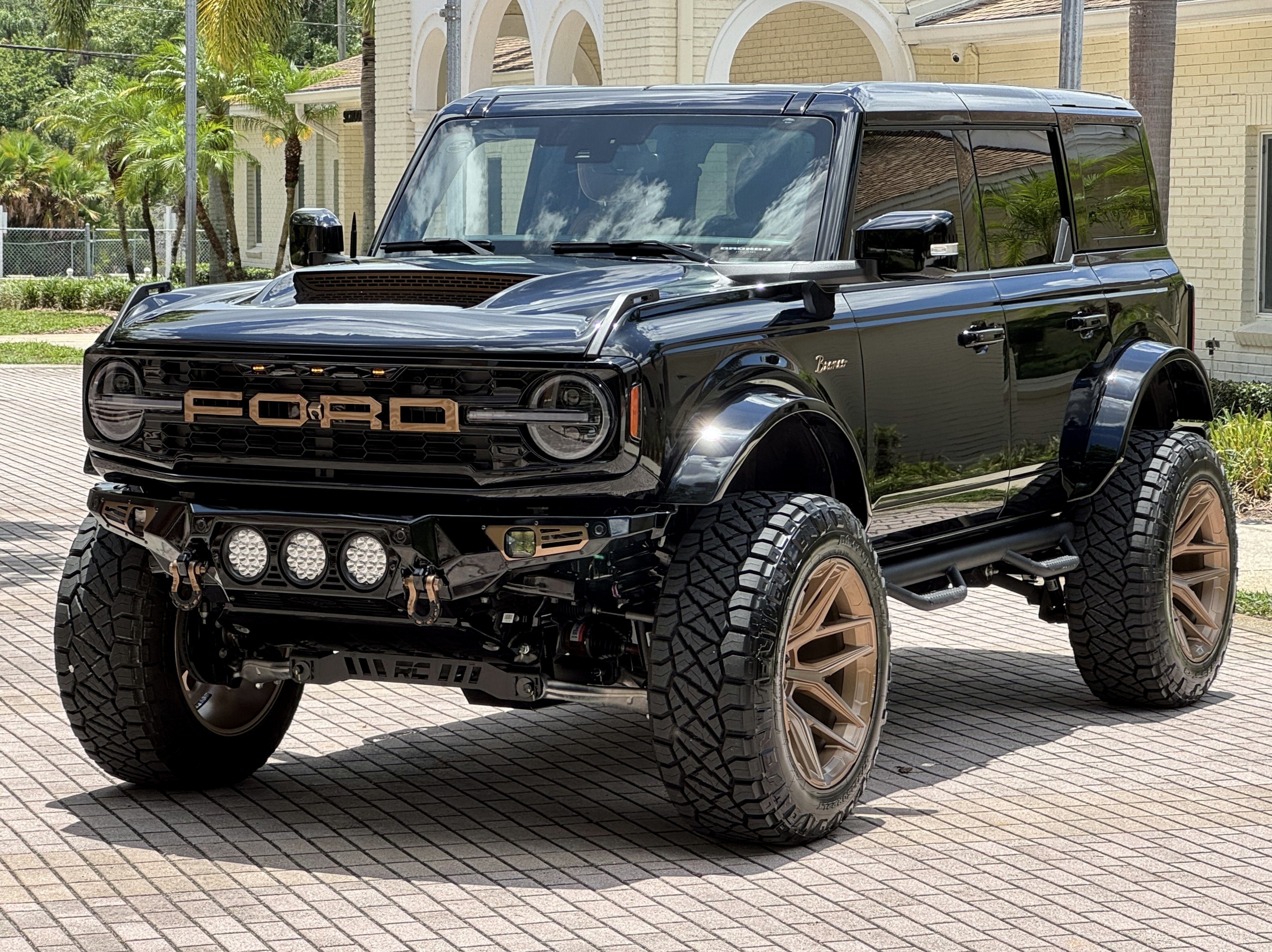2025 Ford Bronco Custom Lifted Outer Banks V6 Luxury Package Hard Top
