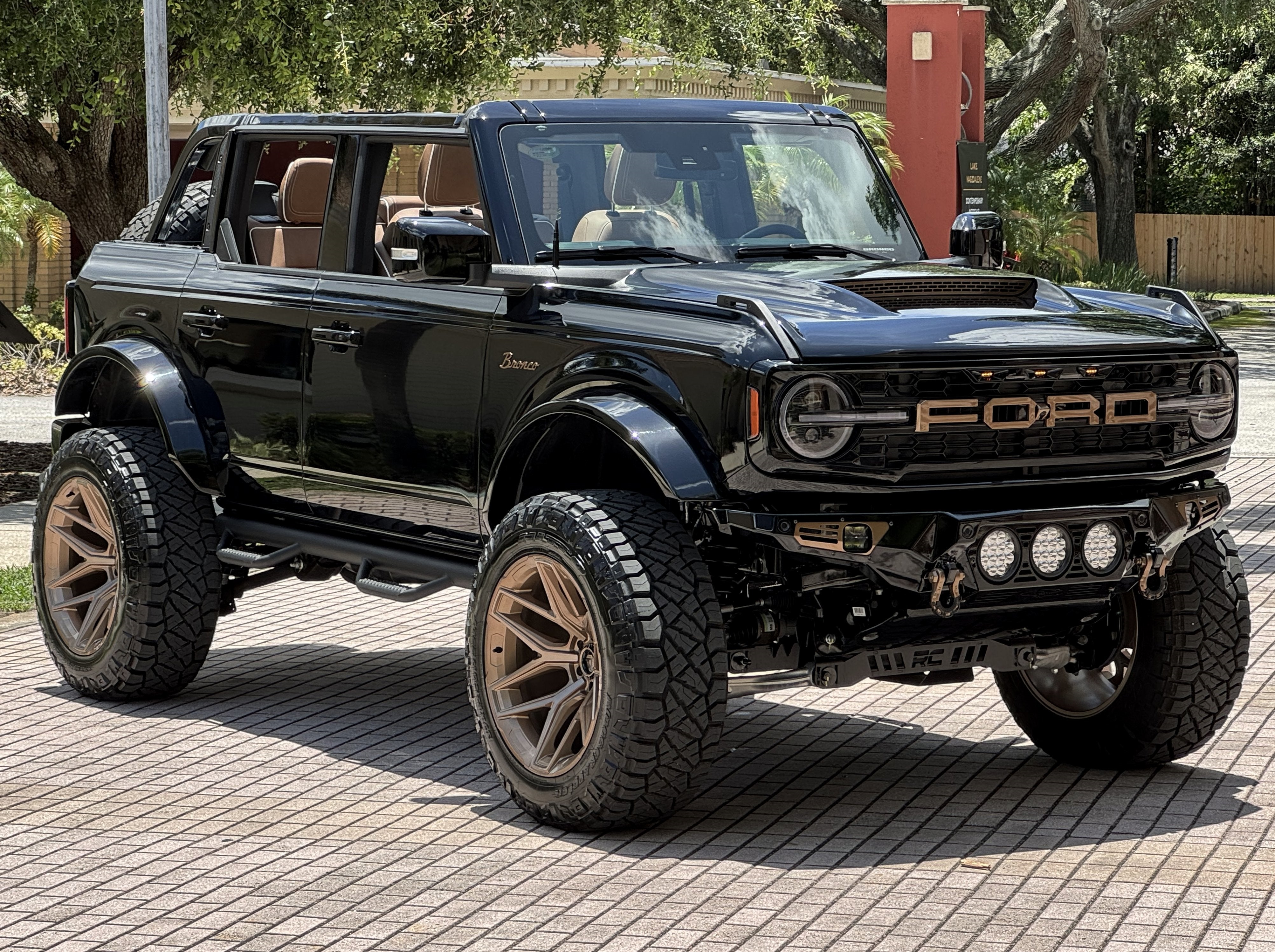 2025 Ford Bronco Custom Lifted Outer Banks V6 Luxury Package Hard Top