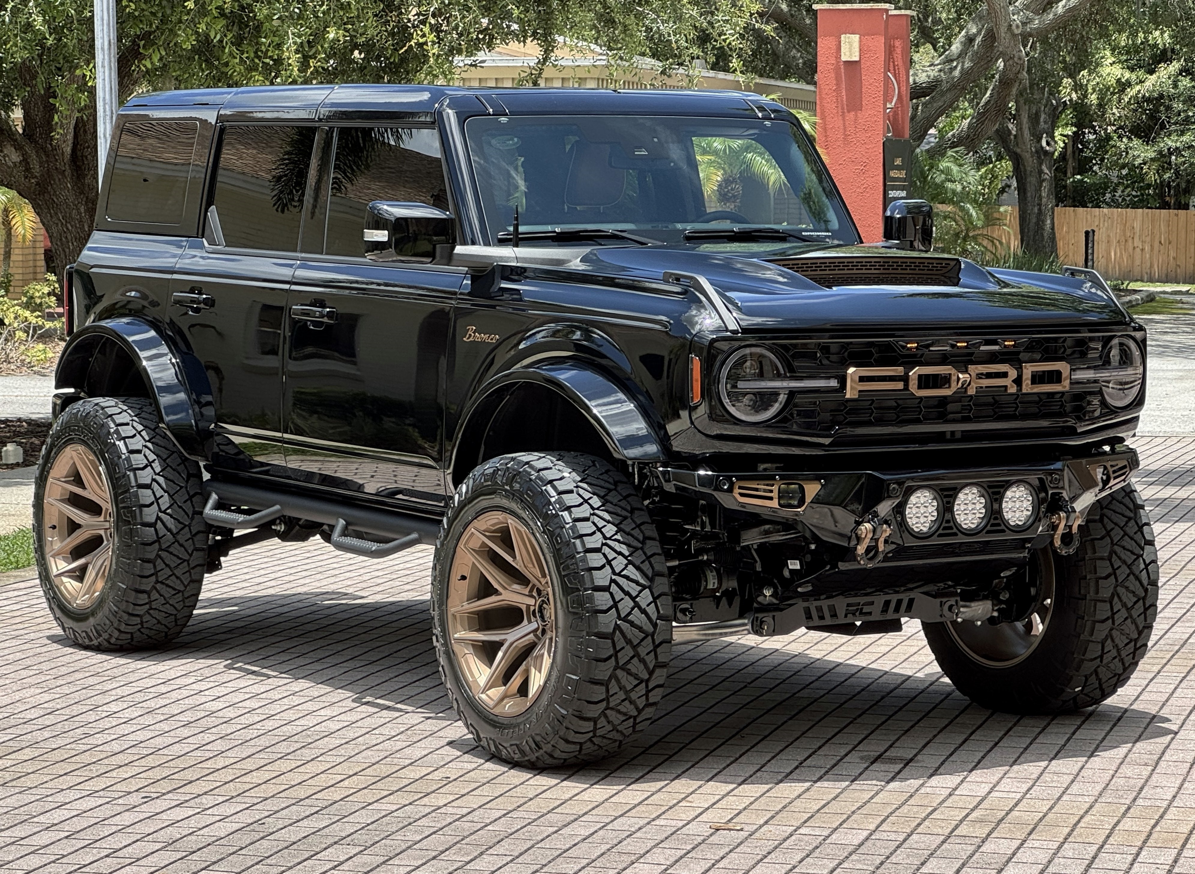 2025 Ford Bronco Custom Lifted Outer Banks V6 Luxury Package Hard Top
