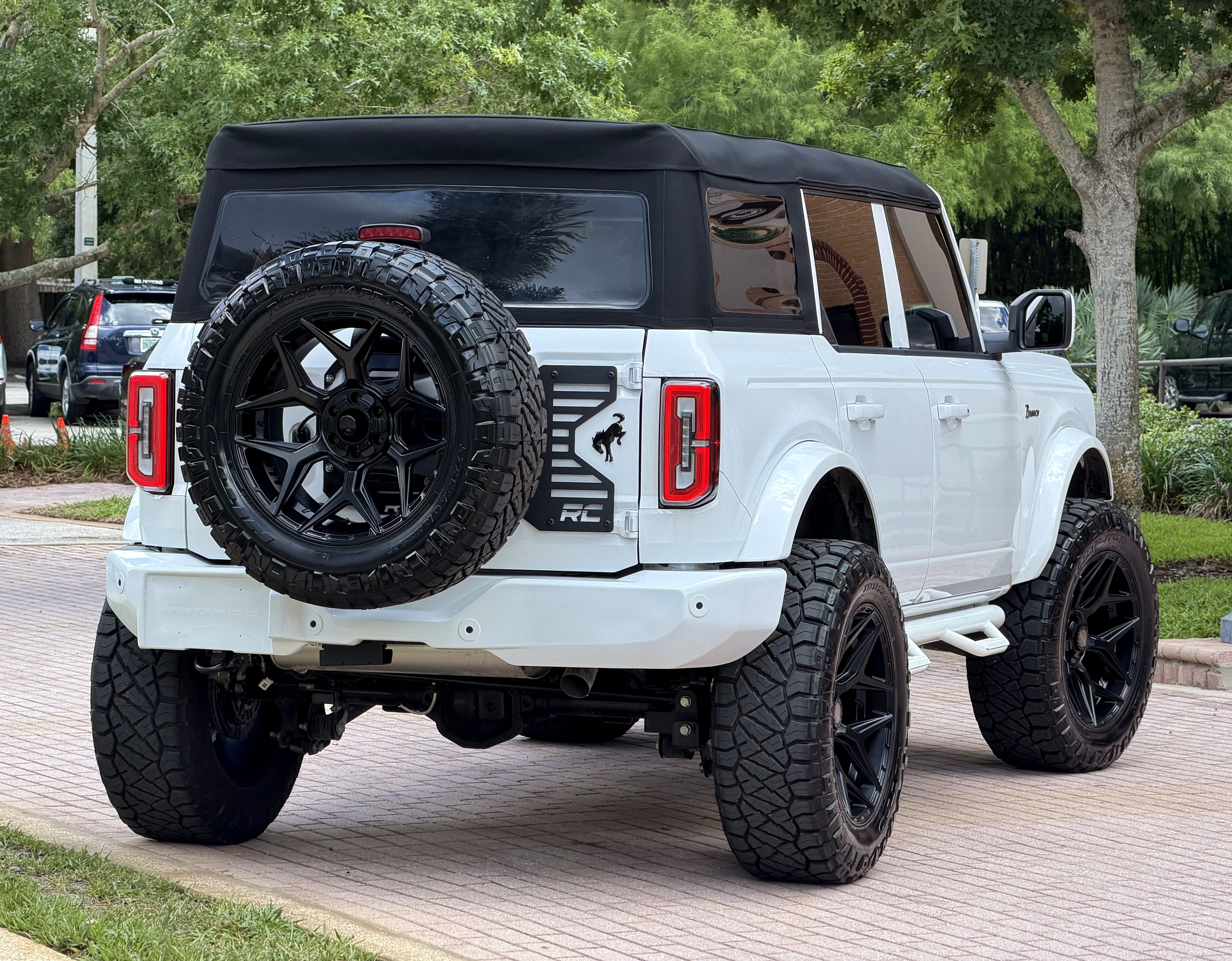 2026 Ford Bronco Outer Banks V6 Luxury Package Custom Lifted