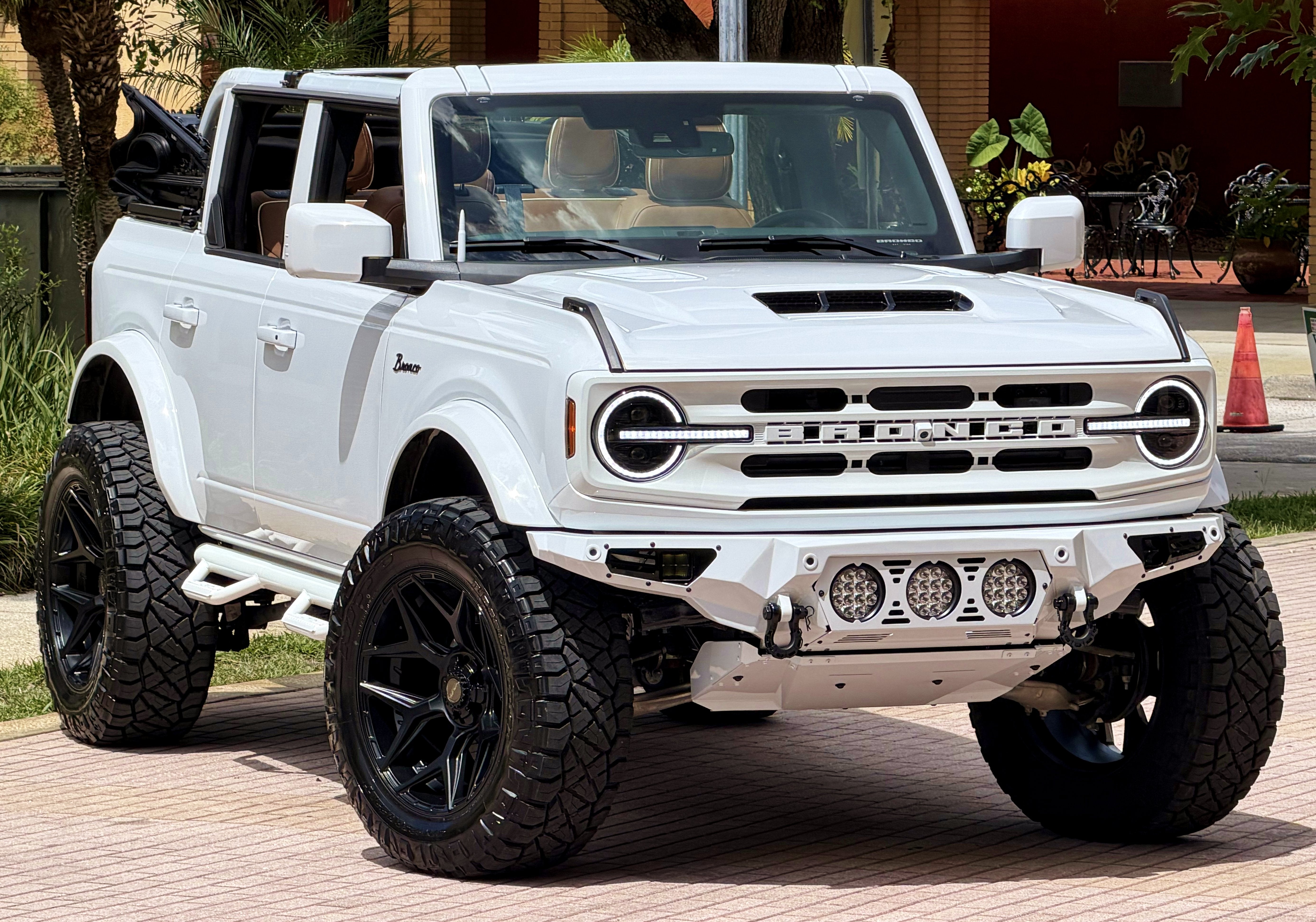 2026 Ford Bronco Outer Banks V6 Luxury Package Custom Lifted