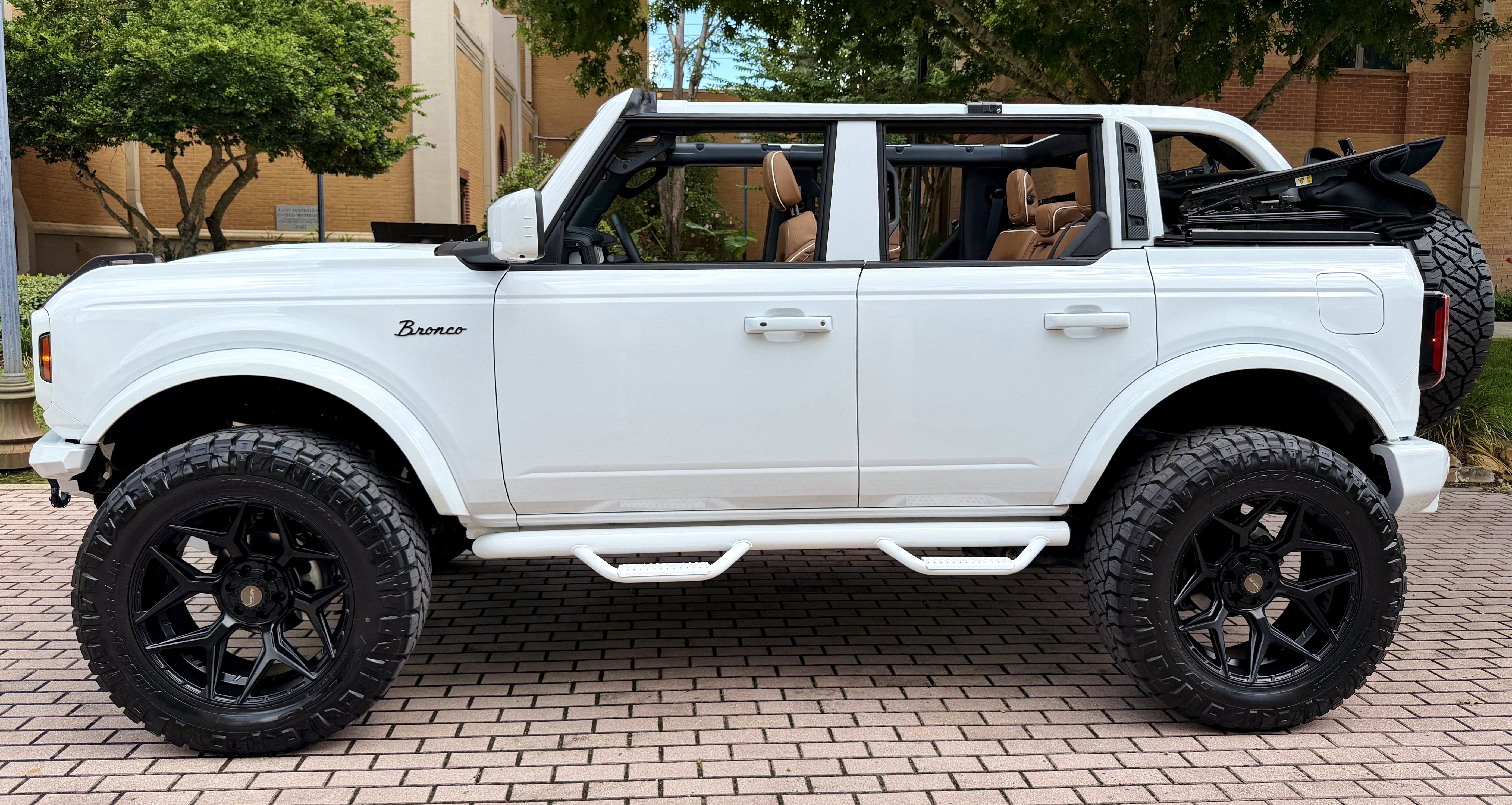 2026 Ford Bronco Outer Banks V6 Luxury Package Custom Lifted