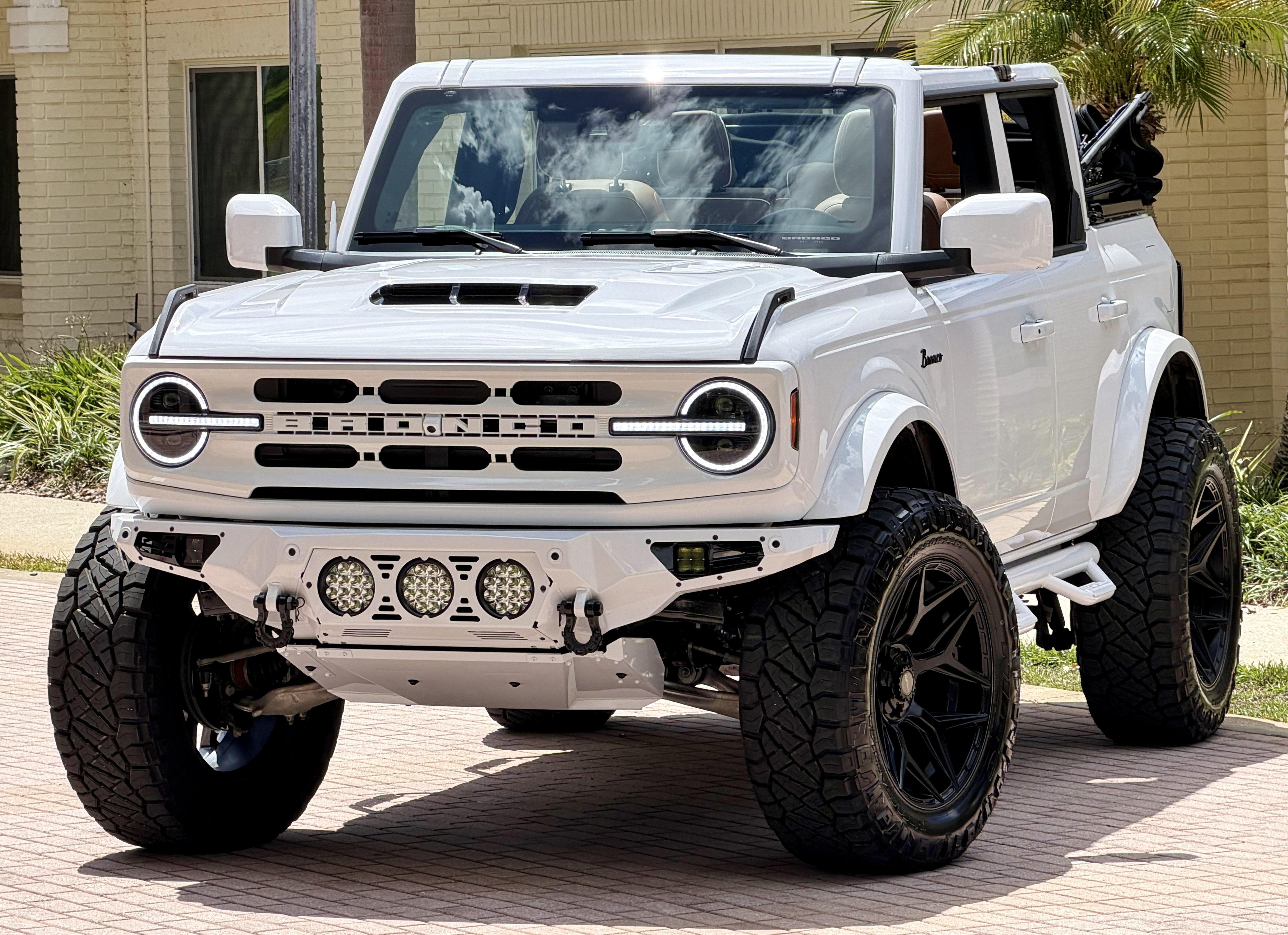 2026 Ford Bronco Outer Banks V6 Luxury Package Custom Lifted