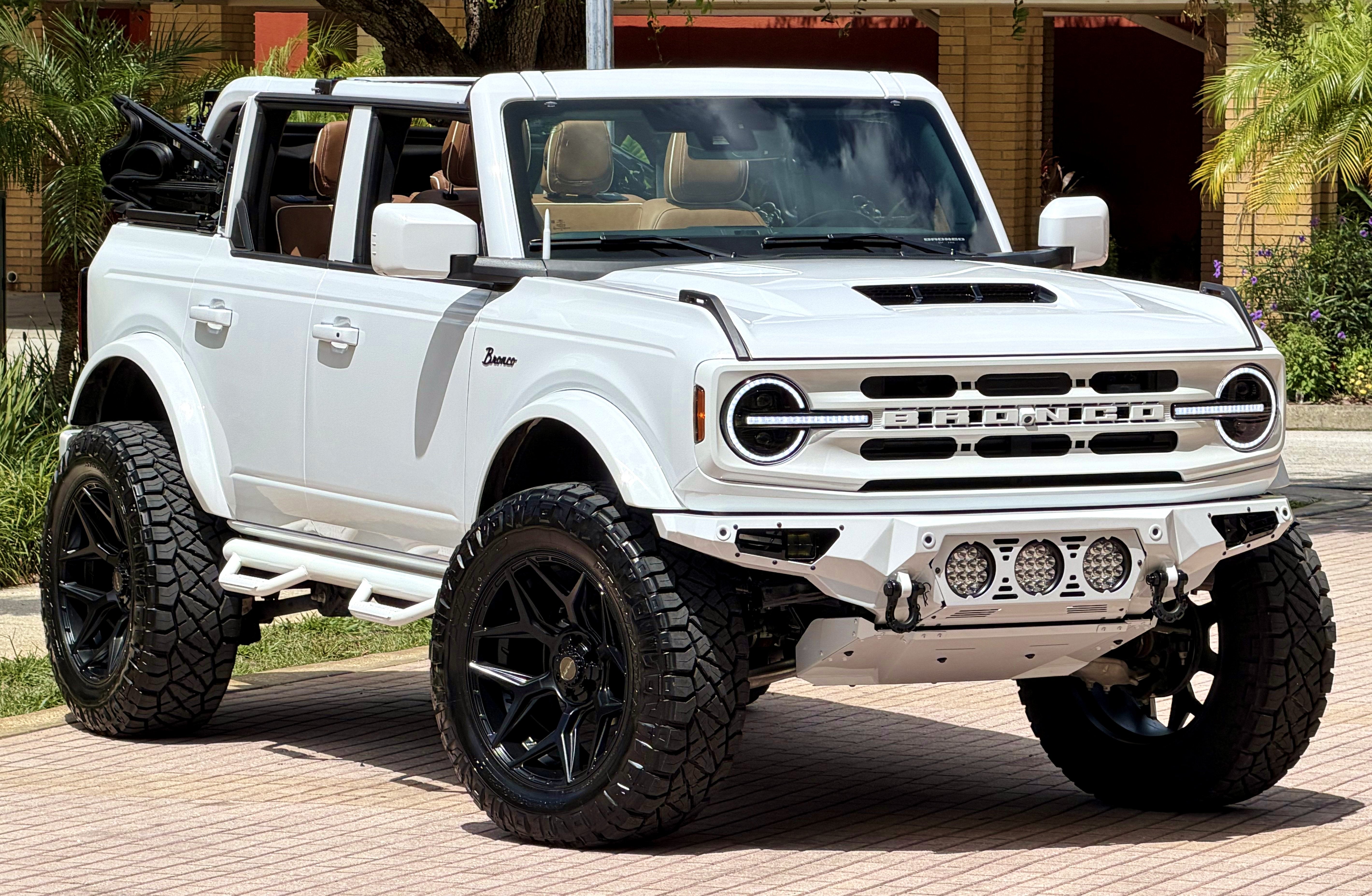 2026 Ford Bronco Outer Banks V6 Luxury Package Custom Lifted