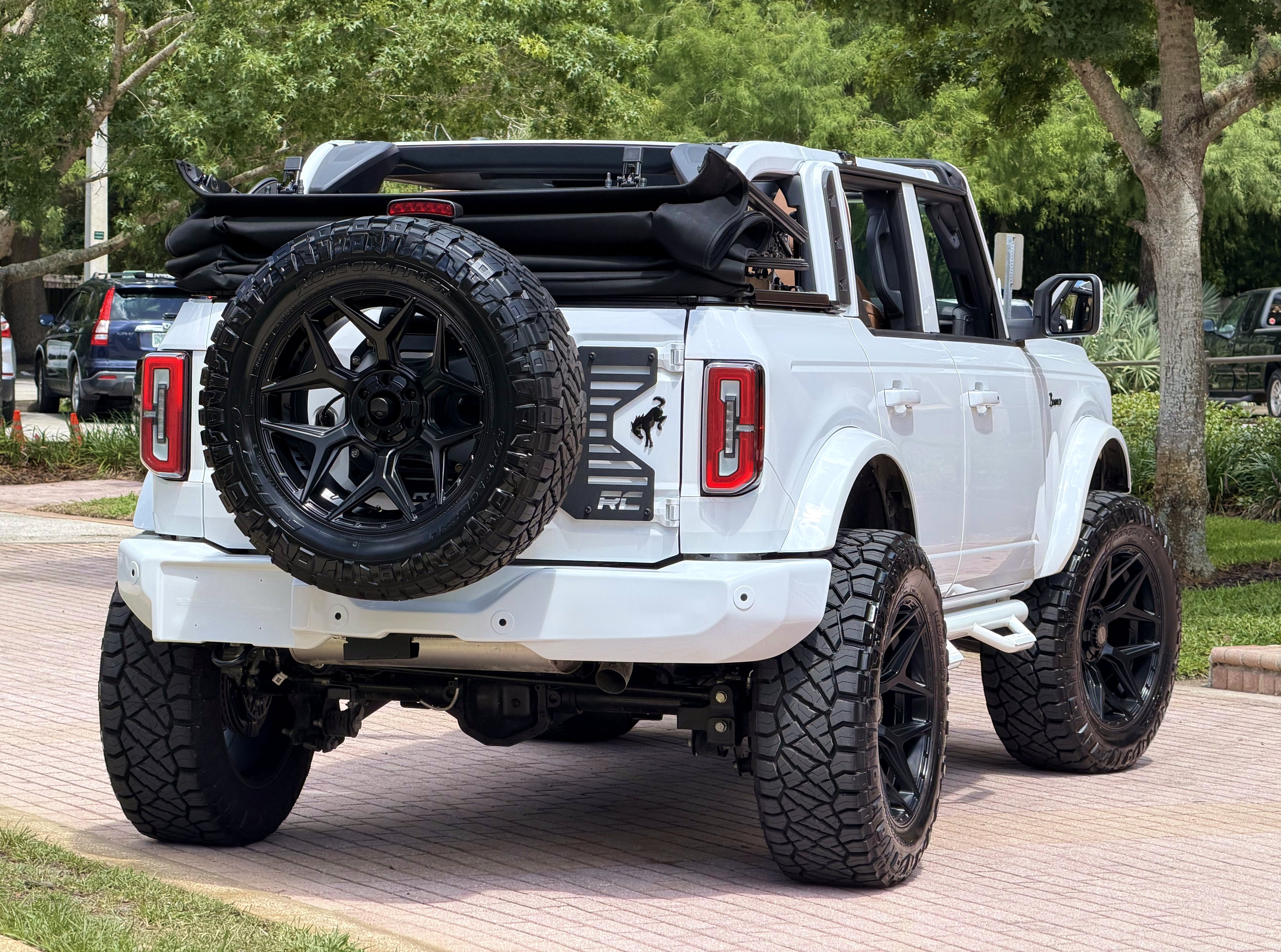 2026 Ford Bronco Outer Banks V6 Luxury Package Custom Lifted