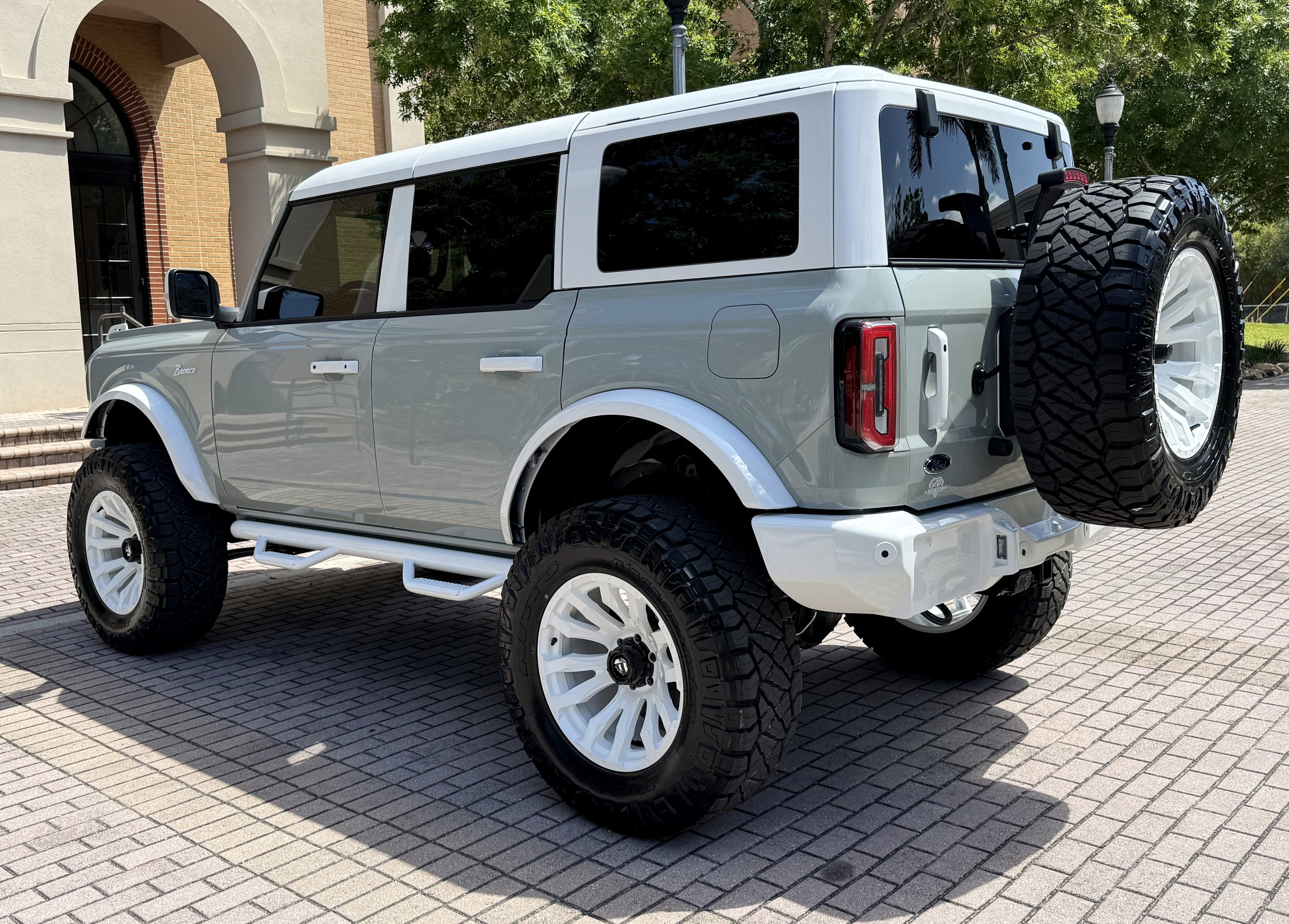 2024 Ford Bronco Outer Banks V6 Luxury Package Retro Hard Top Custom Lifted Vintage