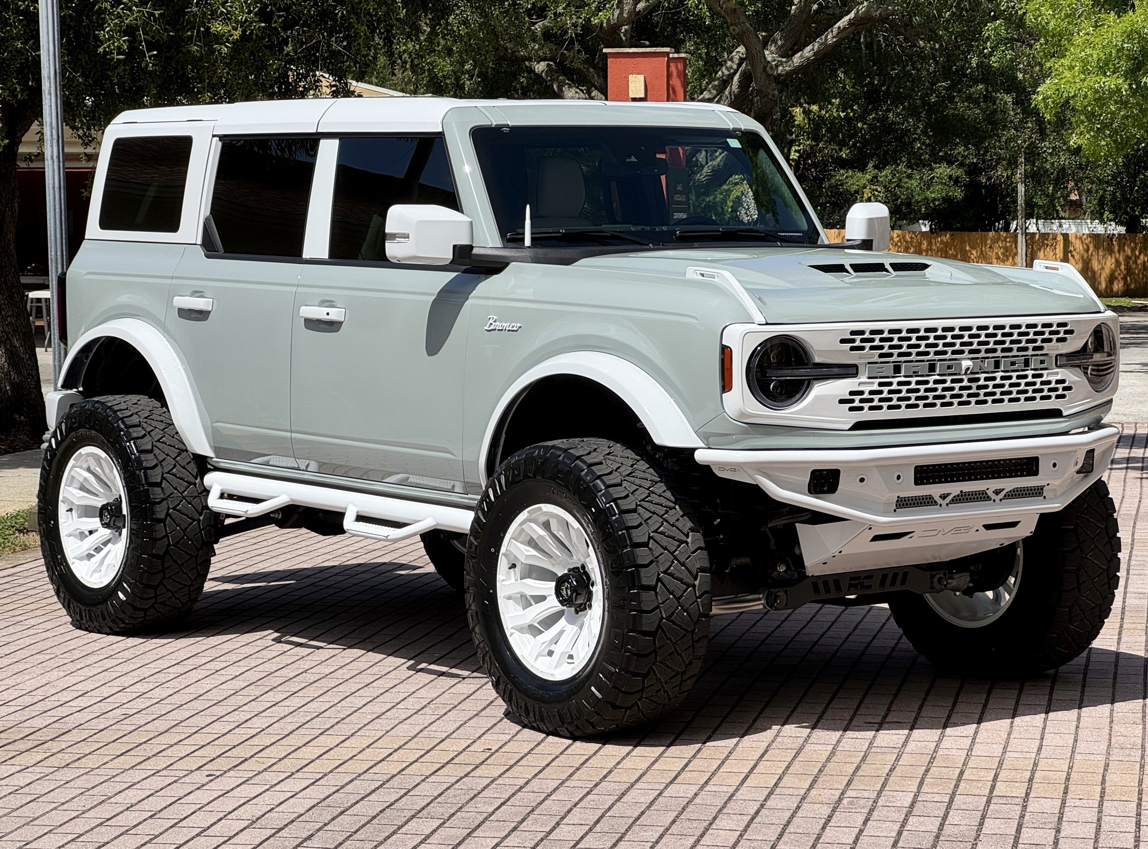 2024 Ford Bronco Outer Banks V6 Luxury Package Retro Hard Top Custom Lifted Vintage