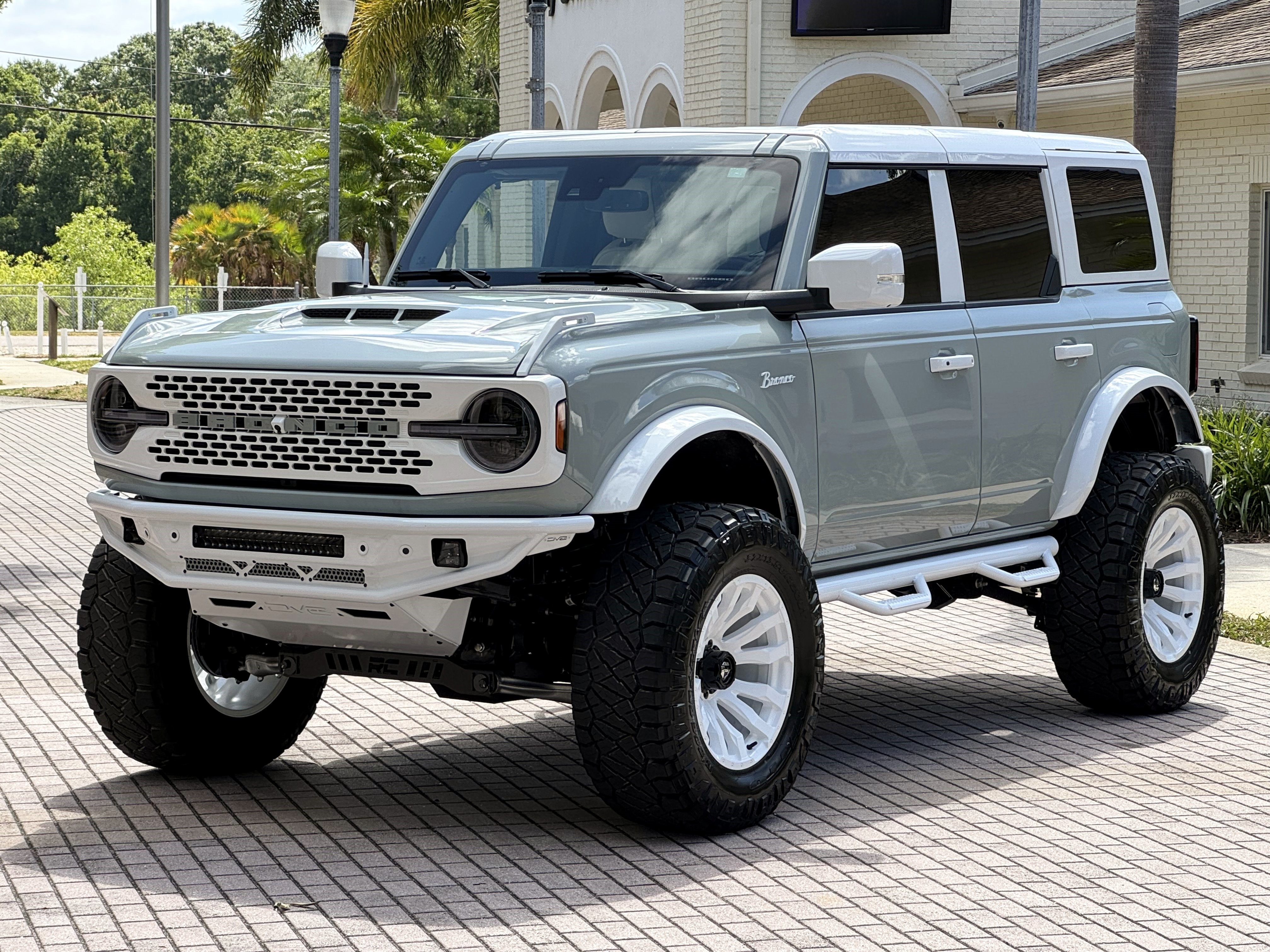 2024 Ford Bronco Outer Banks V6 Luxury Package Retro Hard Top Custom Lifted Vintage