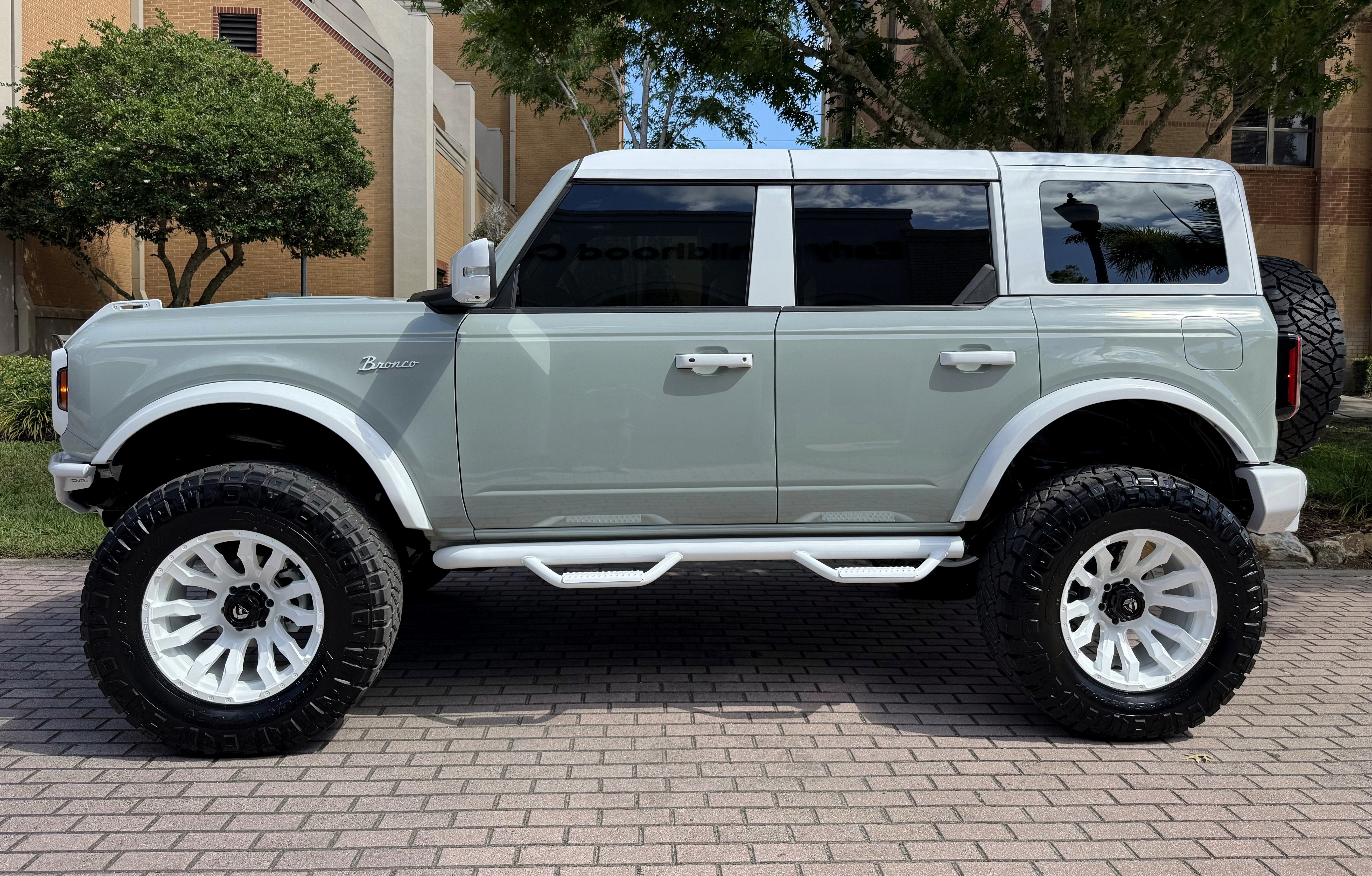 2024 Ford Bronco Outer Banks V6 Luxury Package Retro Hard Top Custom Lifted Vintage