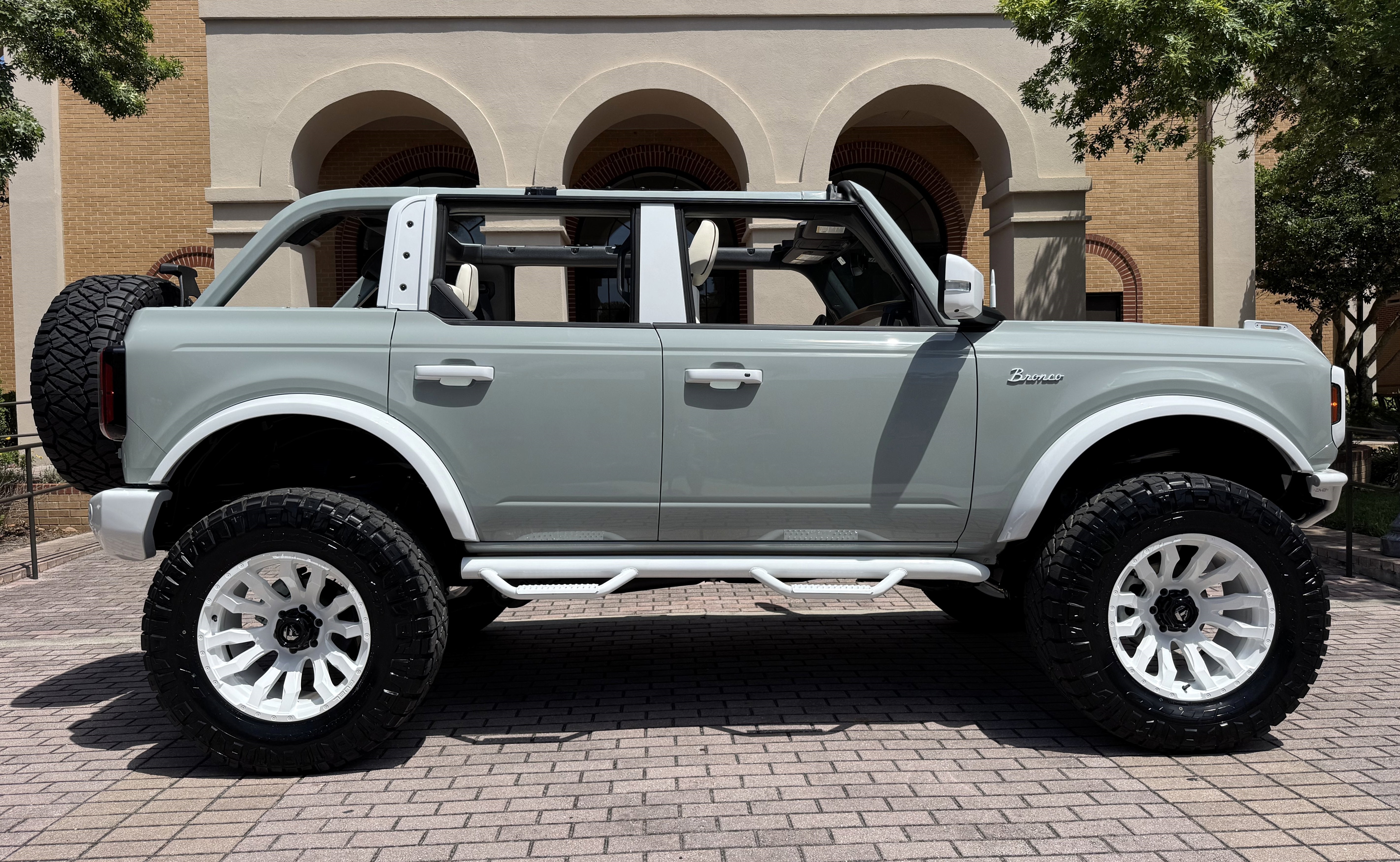 2024 Ford Bronco Outer Banks V6 Luxury Package Retro Hard Top Custom Lifted Vintage