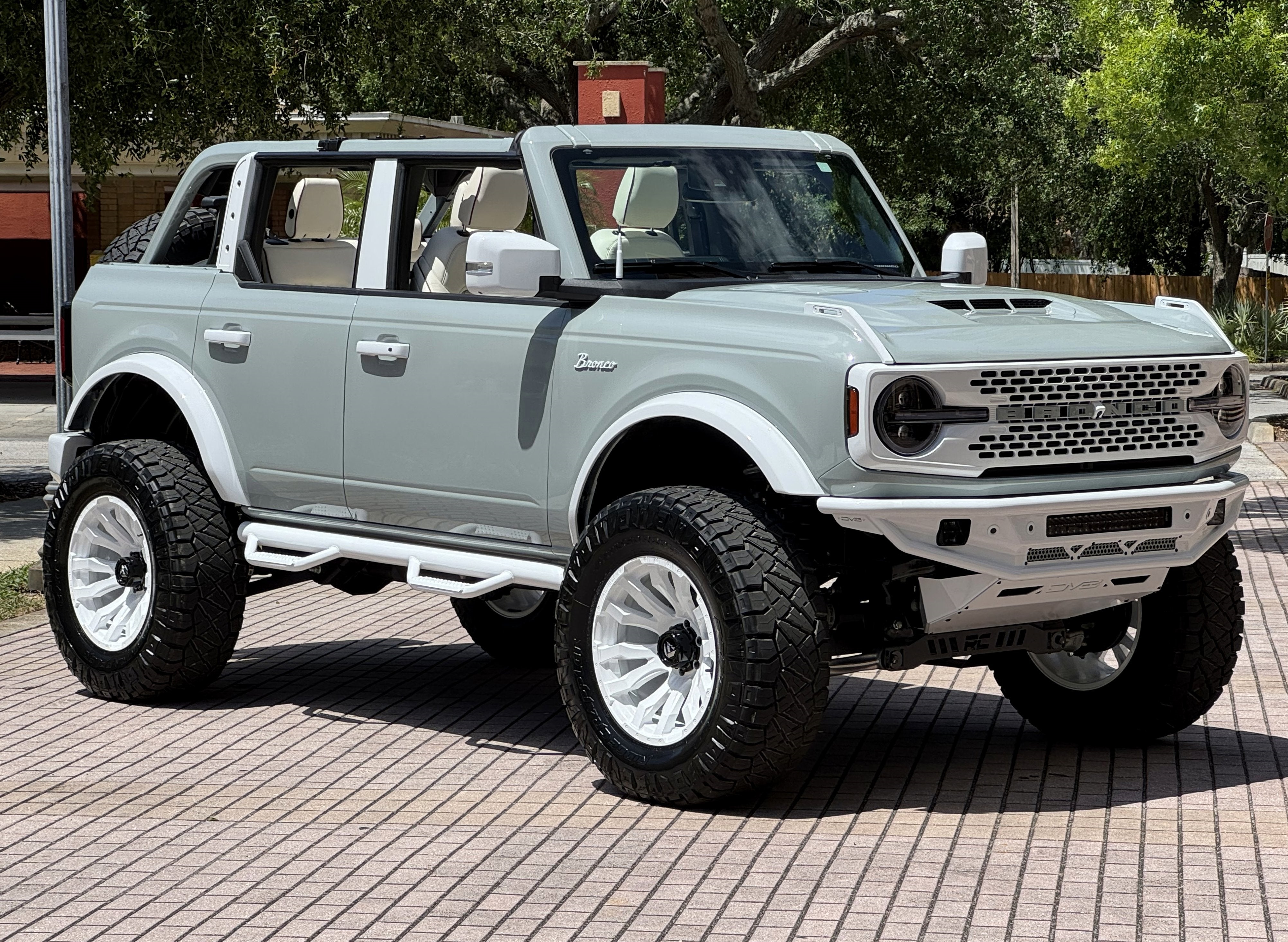 2024 Ford Bronco Outer Banks V6 Luxury Package Retro Hard Top Custom Lifted Vintage