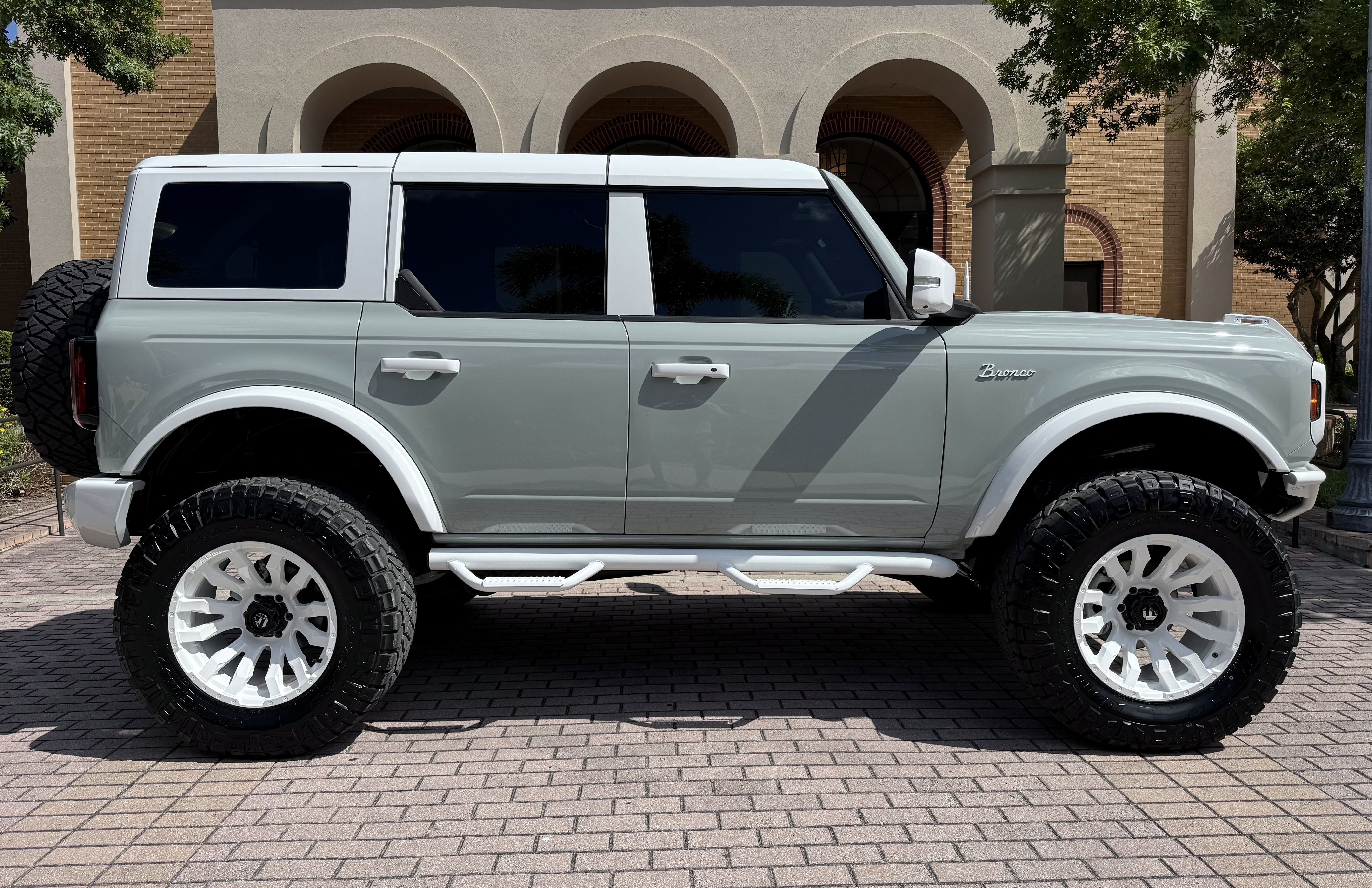 2024 Ford Bronco Outer Banks V6 Luxury Package Retro Hard Top Custom Lifted Vintage