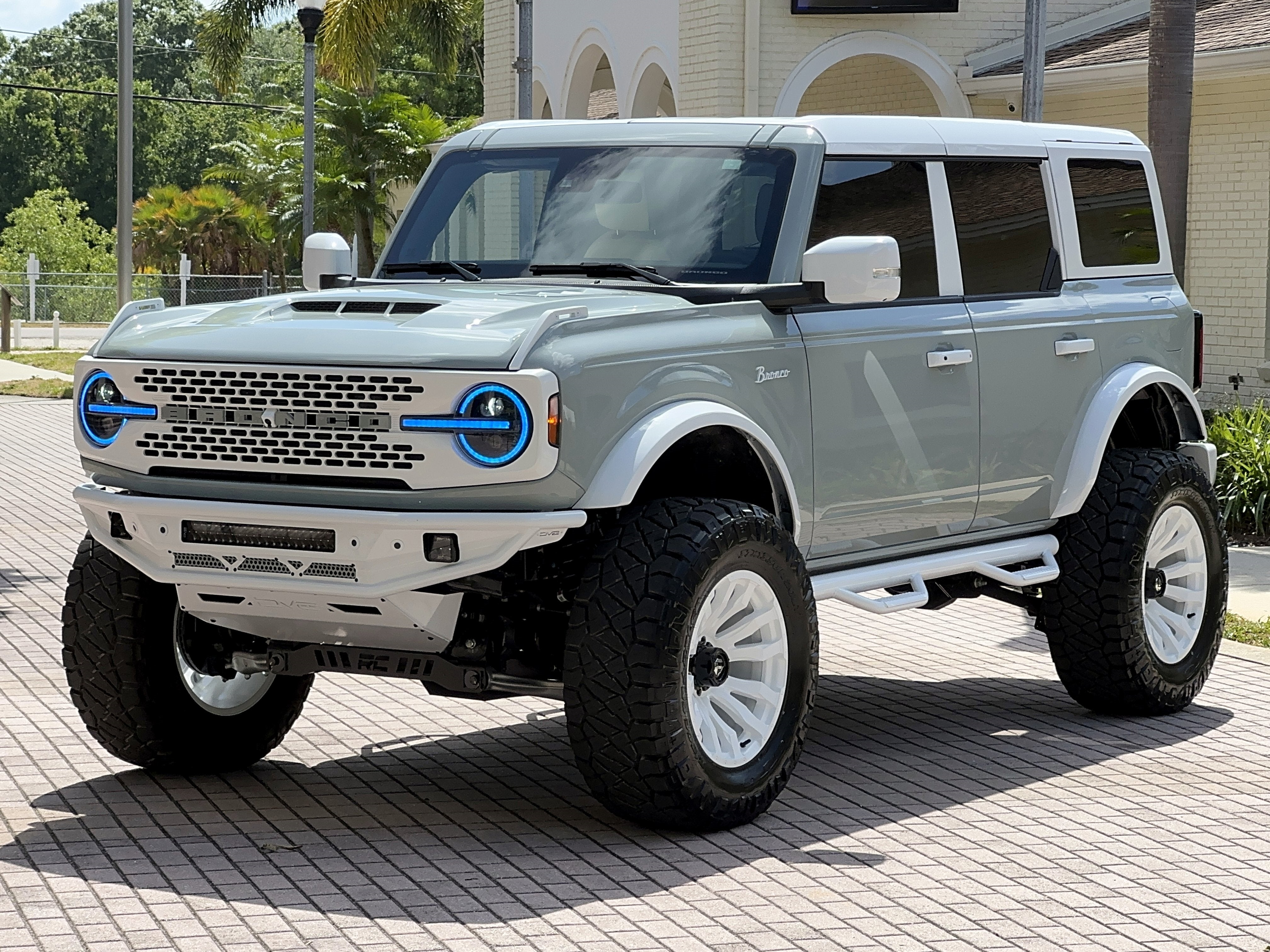 2024 Ford Bronco Outer Banks V6 Luxury Package Retro Hard Top Custom Lifted Vintage