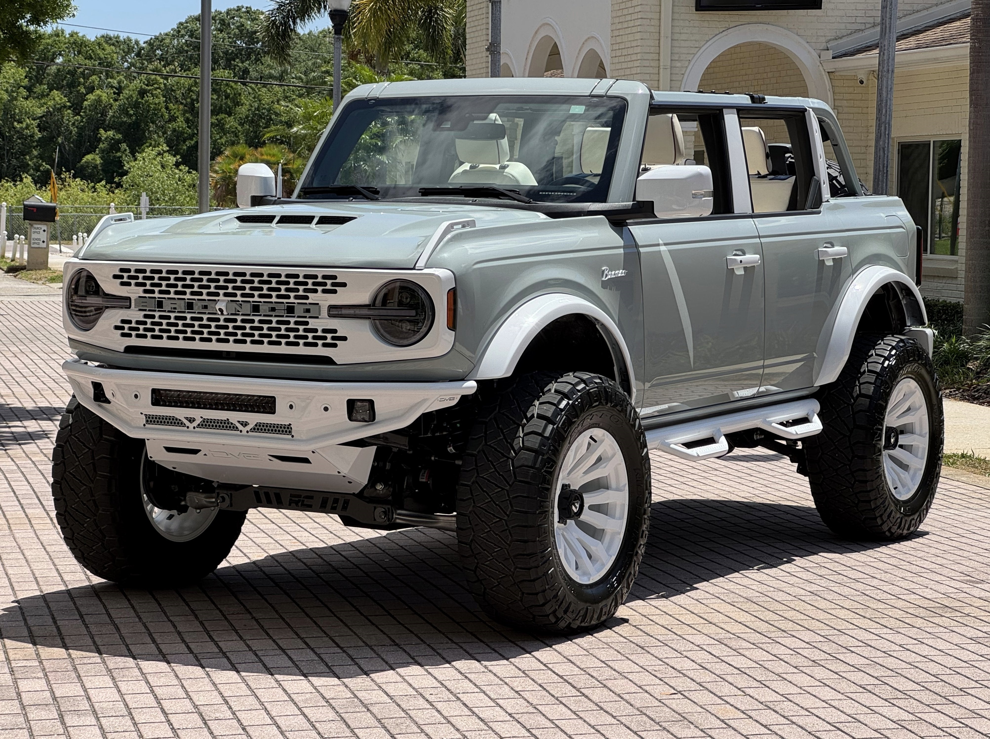 2024 Ford Bronco Outer Banks V6 Luxury Package Retro Hard Top Custom Lifted Vintage