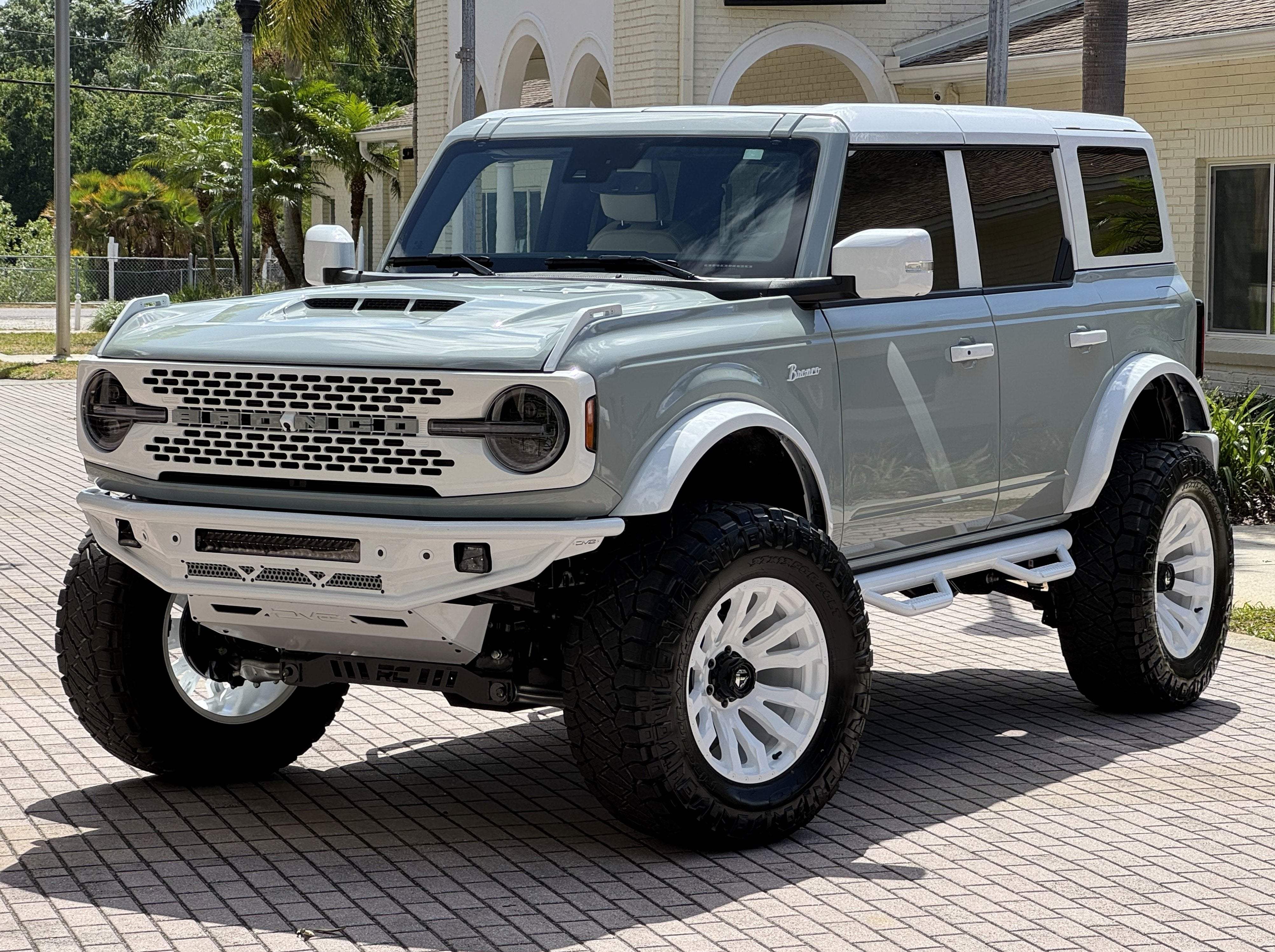 2024 Ford Bronco Outer Banks V6 Luxury Package Retro Hard Top Custom Lifted Vintage