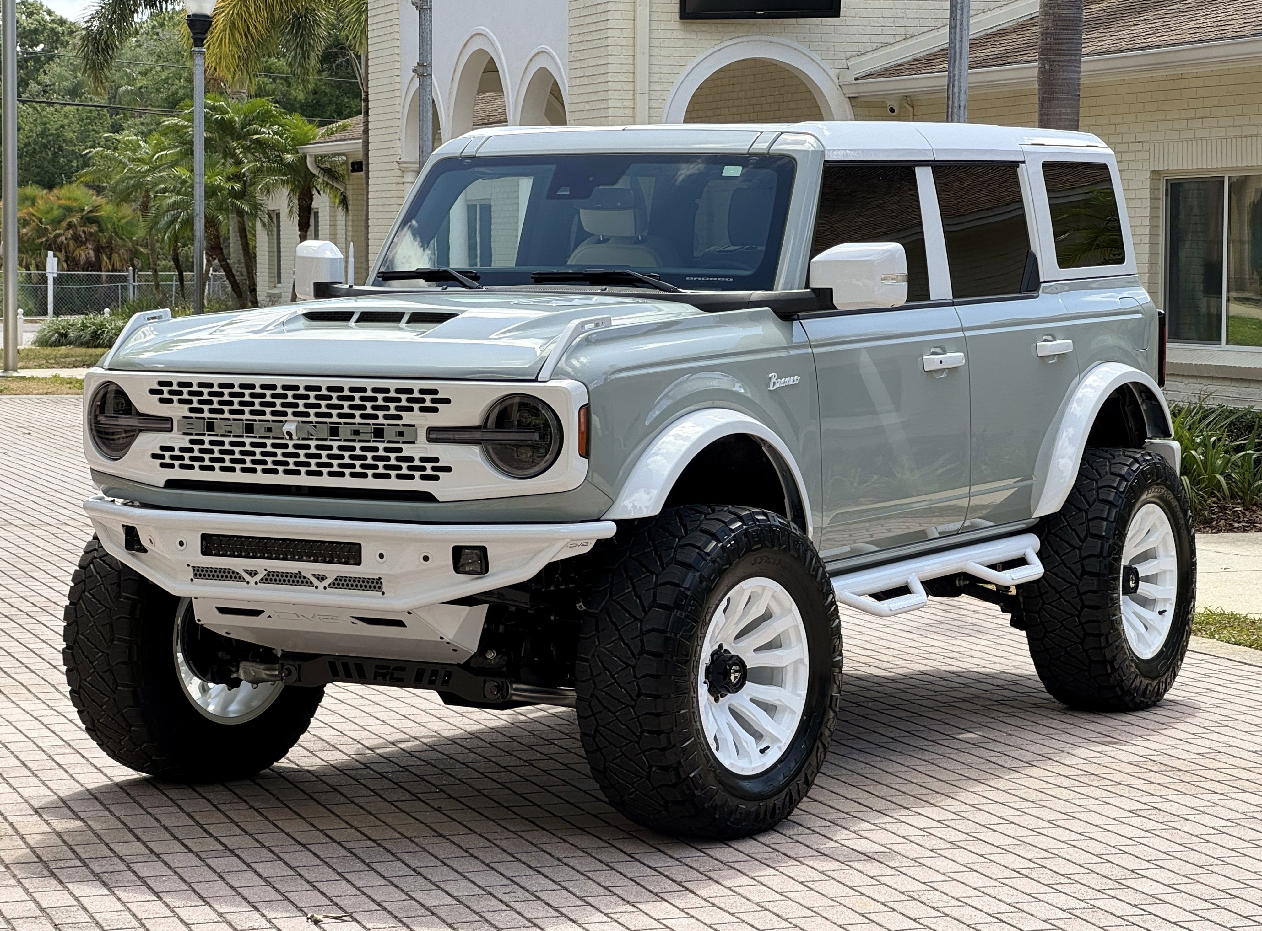 2024 Ford Bronco Outer Banks V6 Luxury Package Retro Hard Top Custom Lifted Vintage