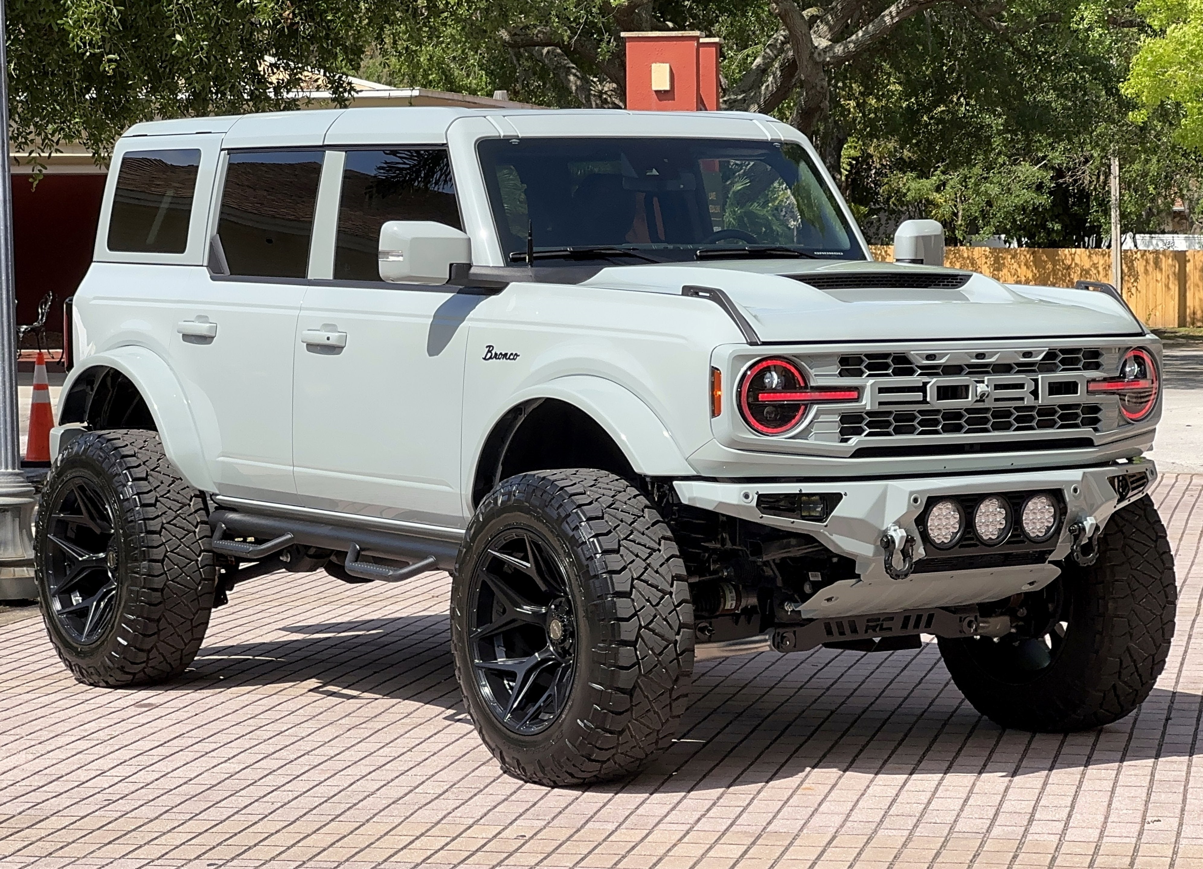 2024 Ford Bronco Outer Banks V6 Luxury Package Hard Top Custom Lifted