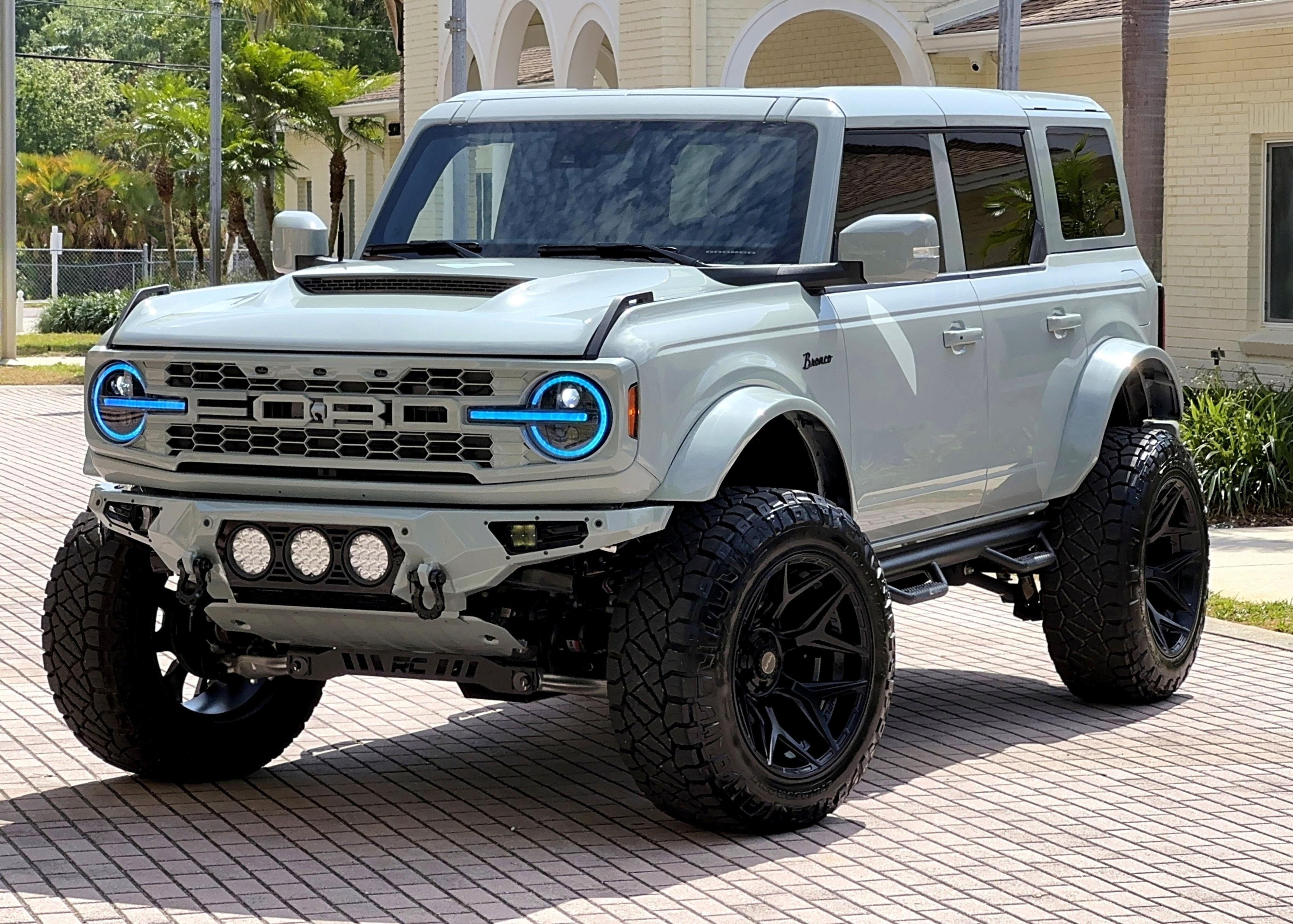 2024 Ford Bronco Outer Banks V6 Luxury Package Hard Top Custom Lifted