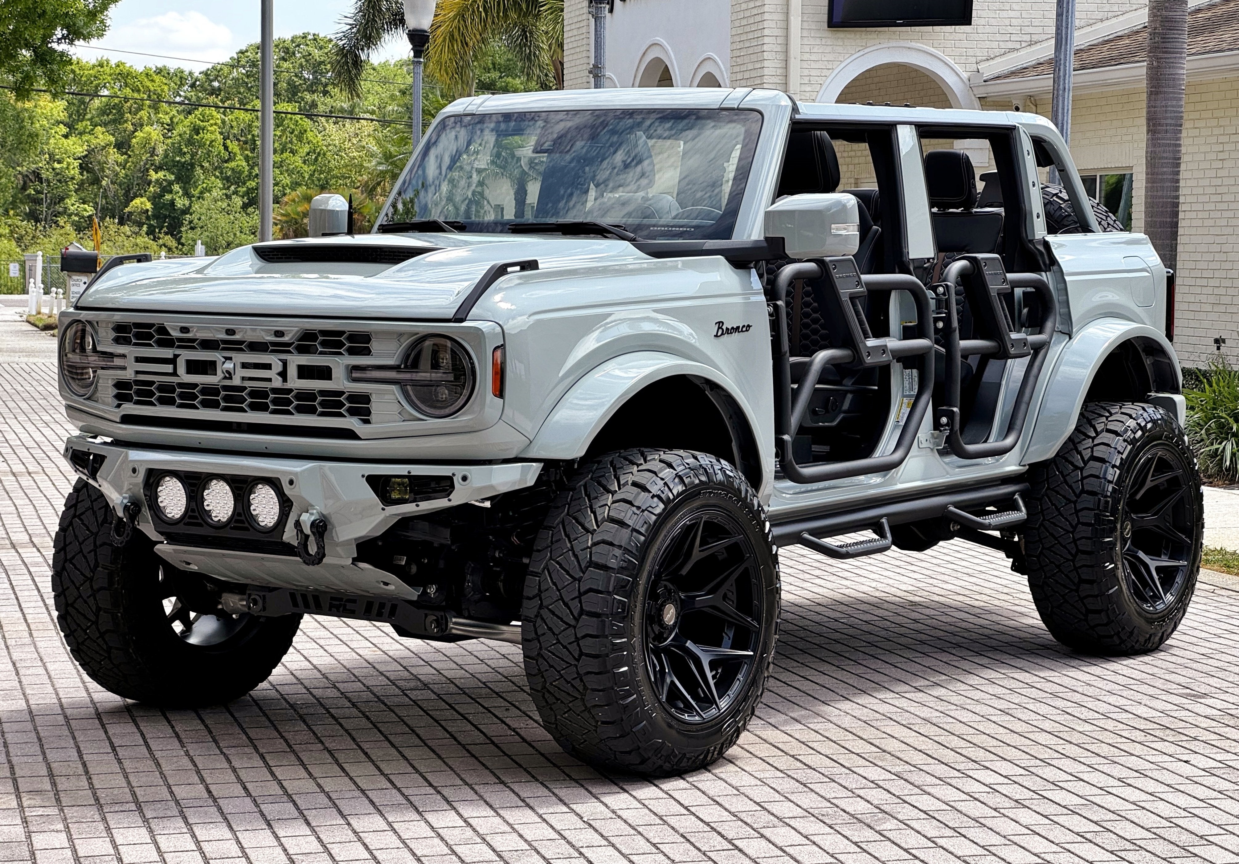 2024 Ford Bronco Outer Banks V6 Luxury Package Hard Top Custom Lifted
