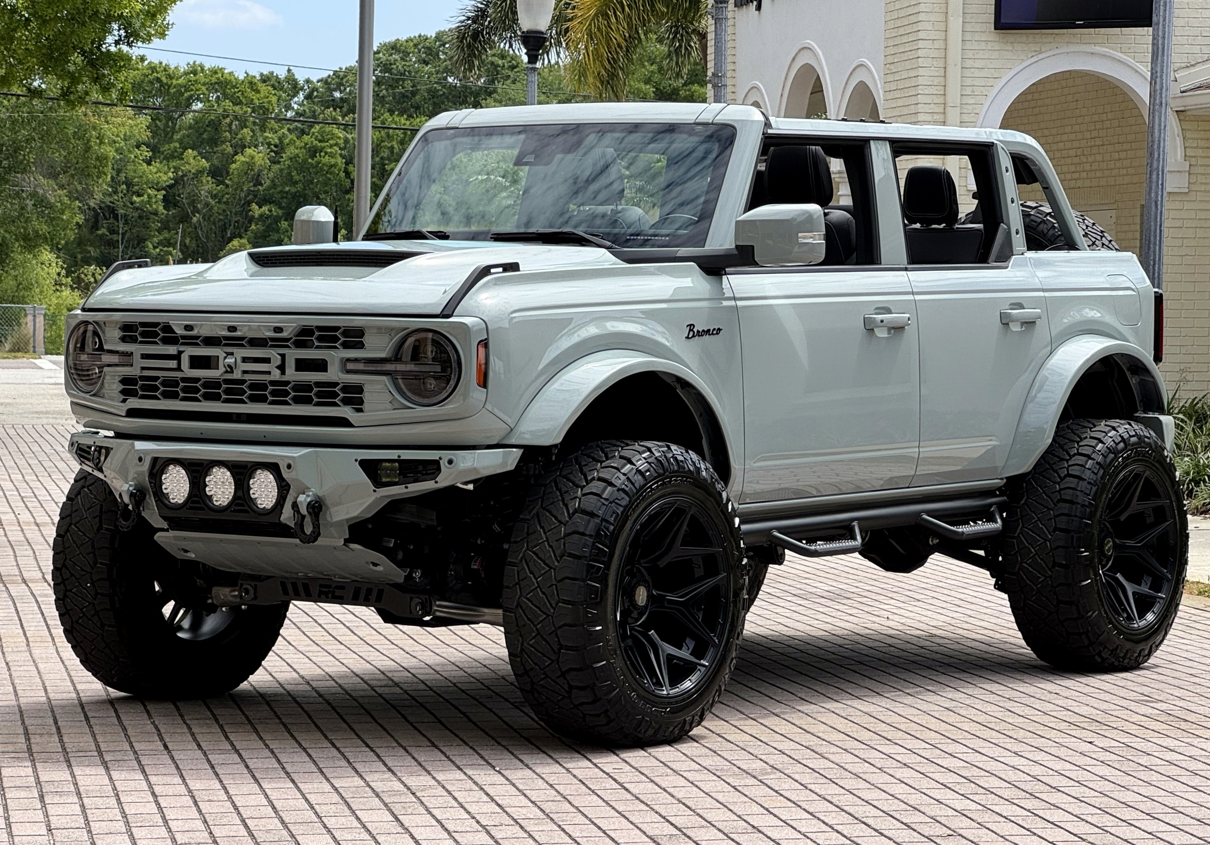 2024 Ford Bronco Outer Banks V6 Luxury Package Hard Top Custom Lifted