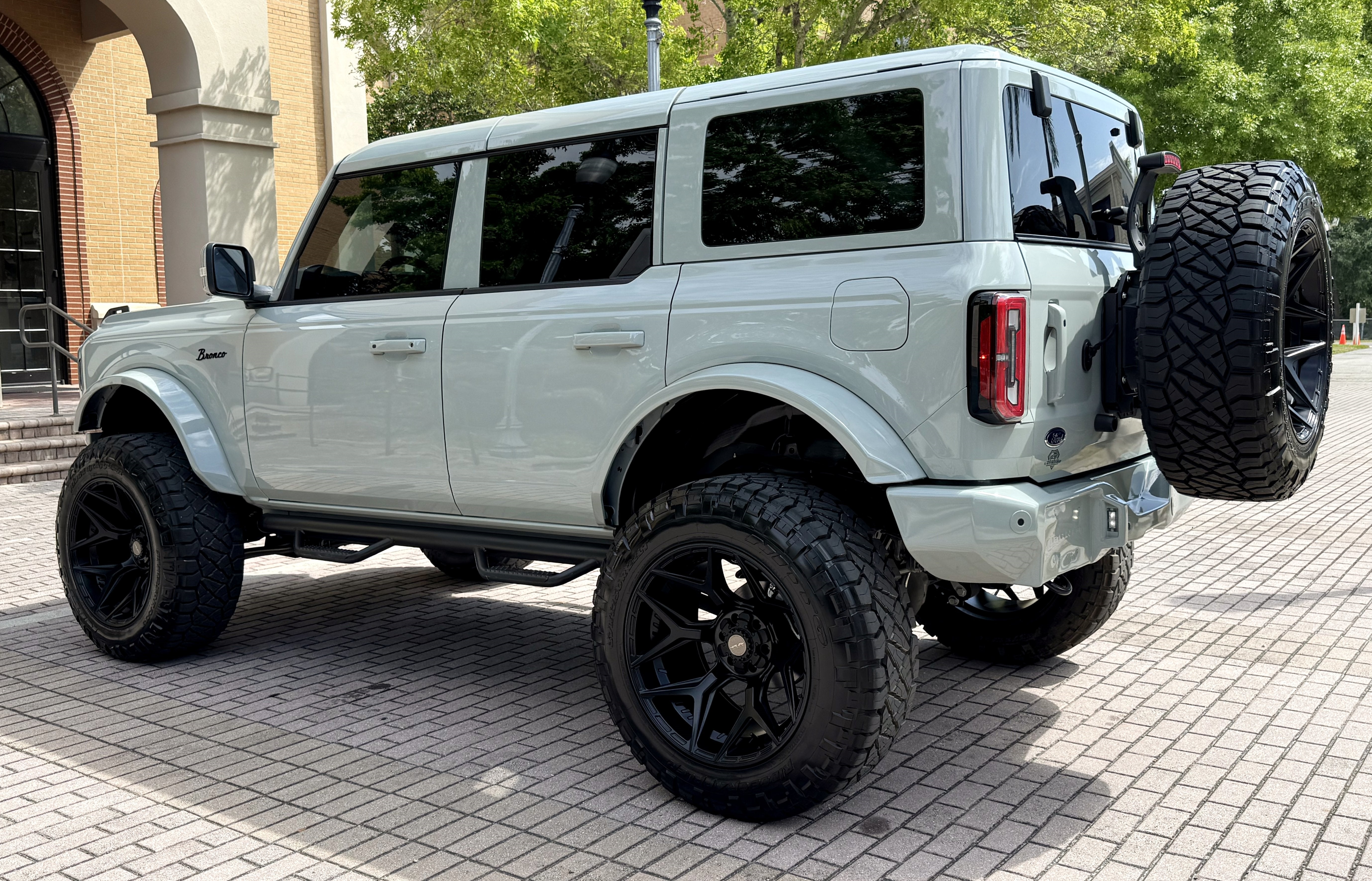 2024 Ford Bronco Outer Banks V6 Luxury Package Hard Top Custom Lifted