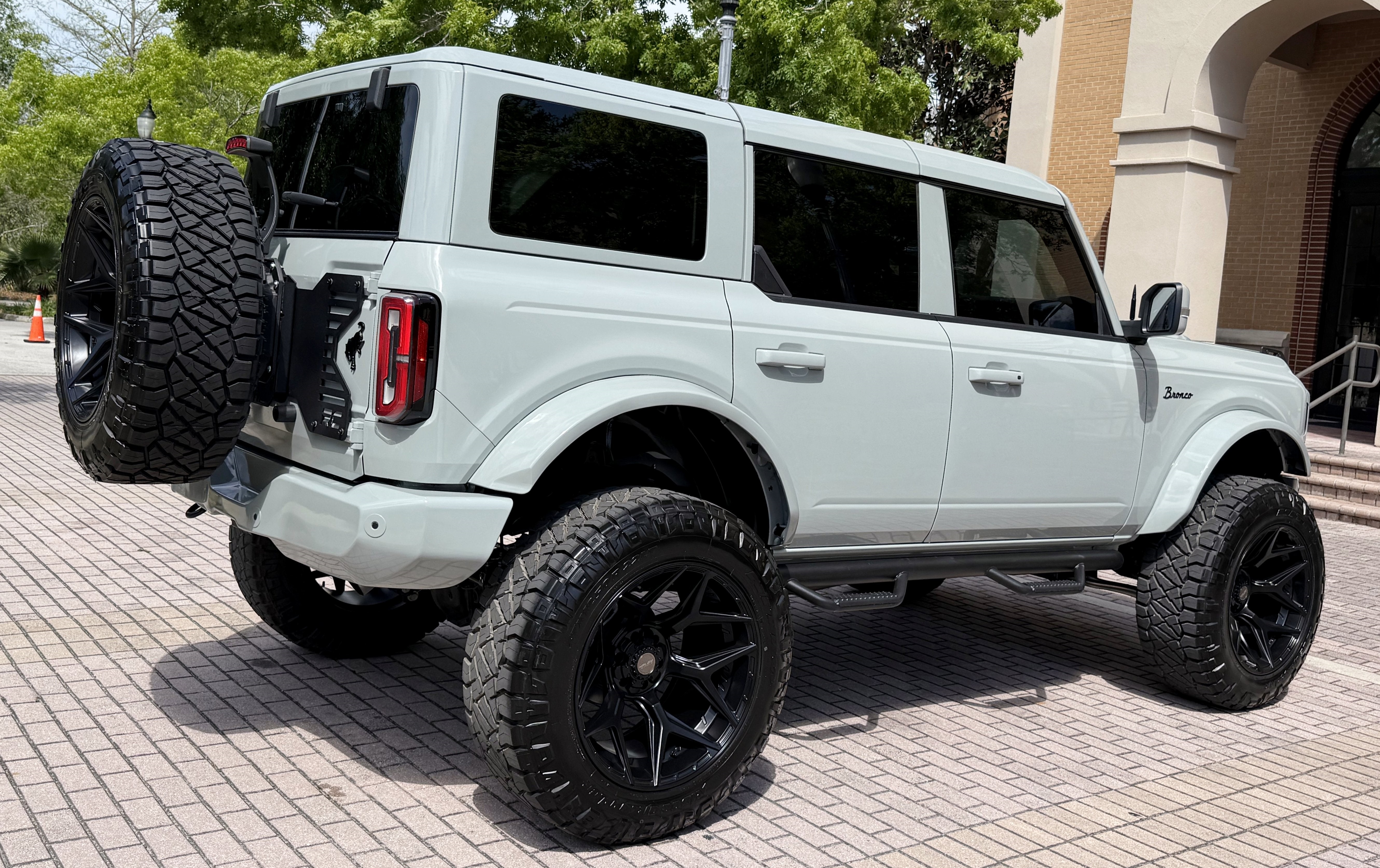 2024 Ford Bronco Outer Banks V6 Luxury Package Hard Top Custom Lifted
