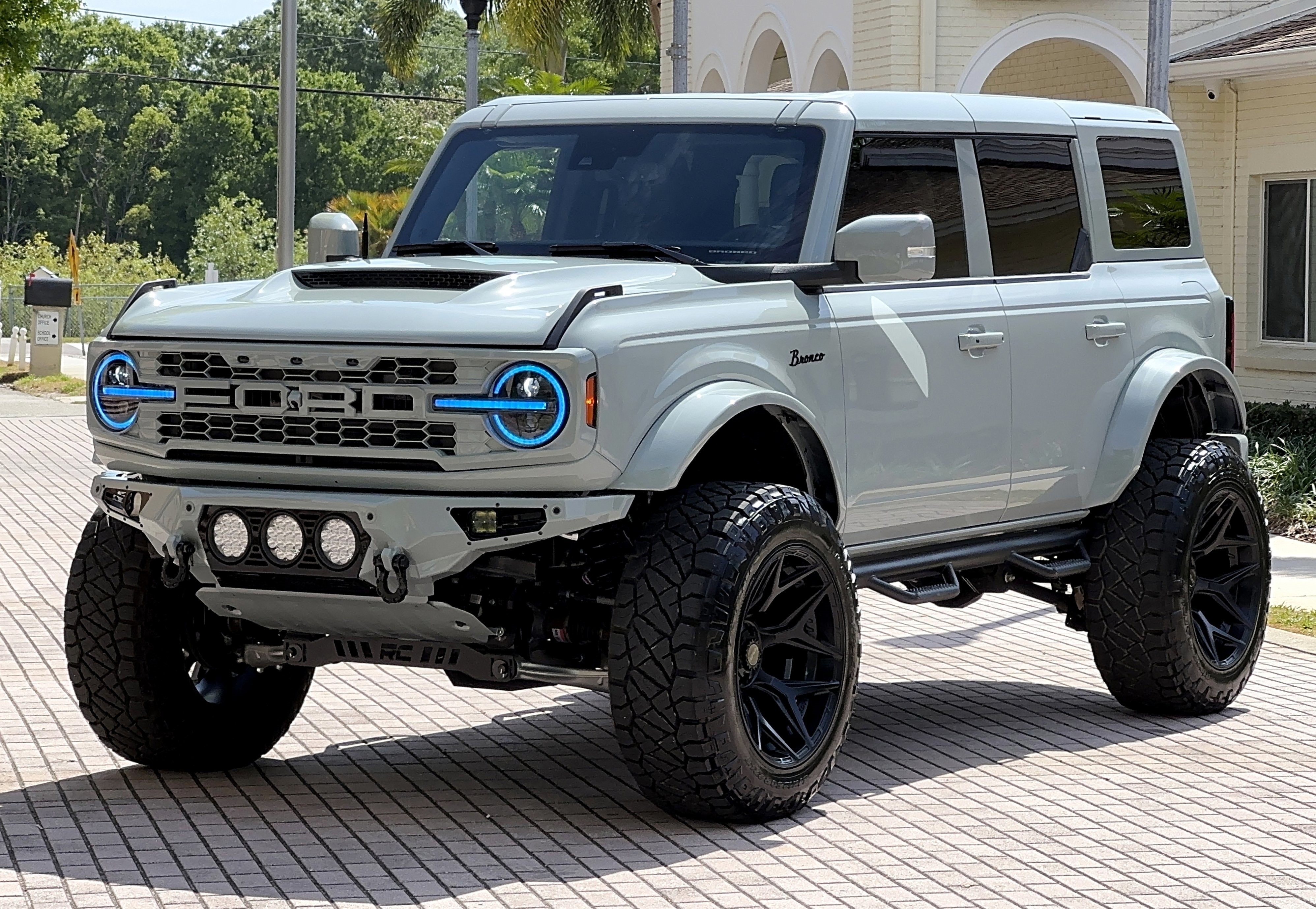 2024 Ford Bronco Outer Banks V6 Luxury Package Hard Top Custom Lifted