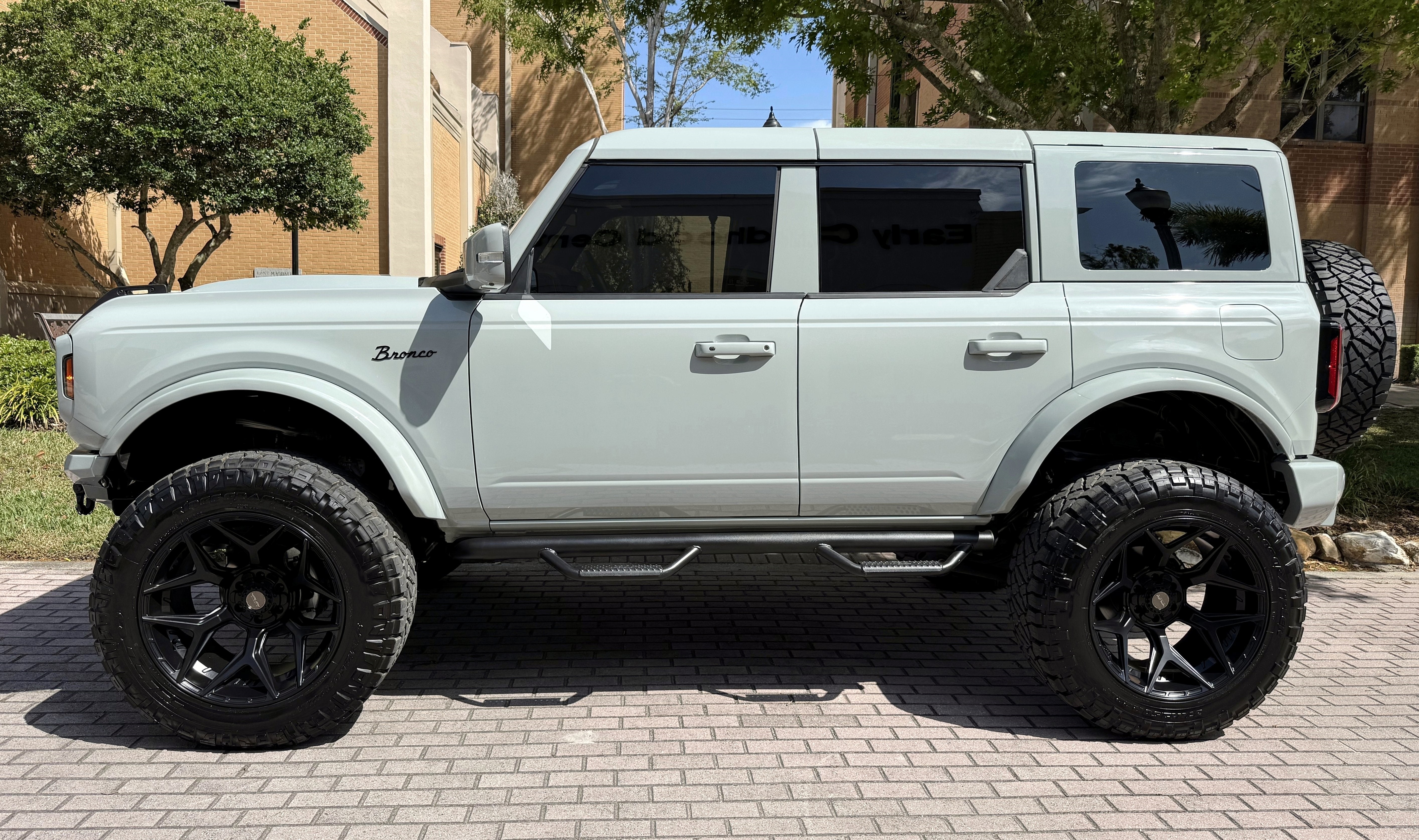 2024 Ford Bronco Outer Banks V6 Luxury Package Hard Top Custom Lifted