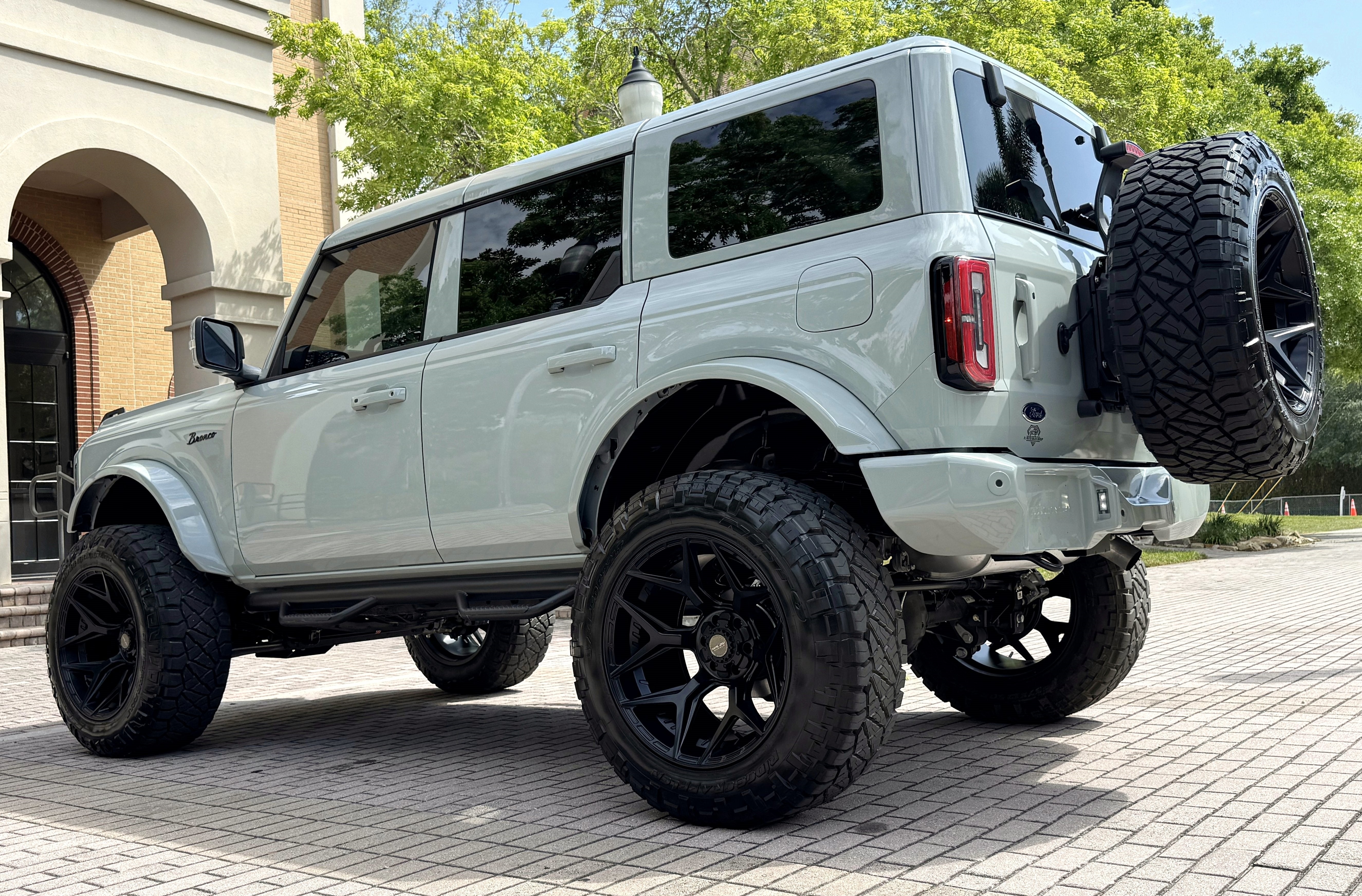 2024 Ford Bronco Outer Banks V6 Luxury Package Hard Top Custom Lifted