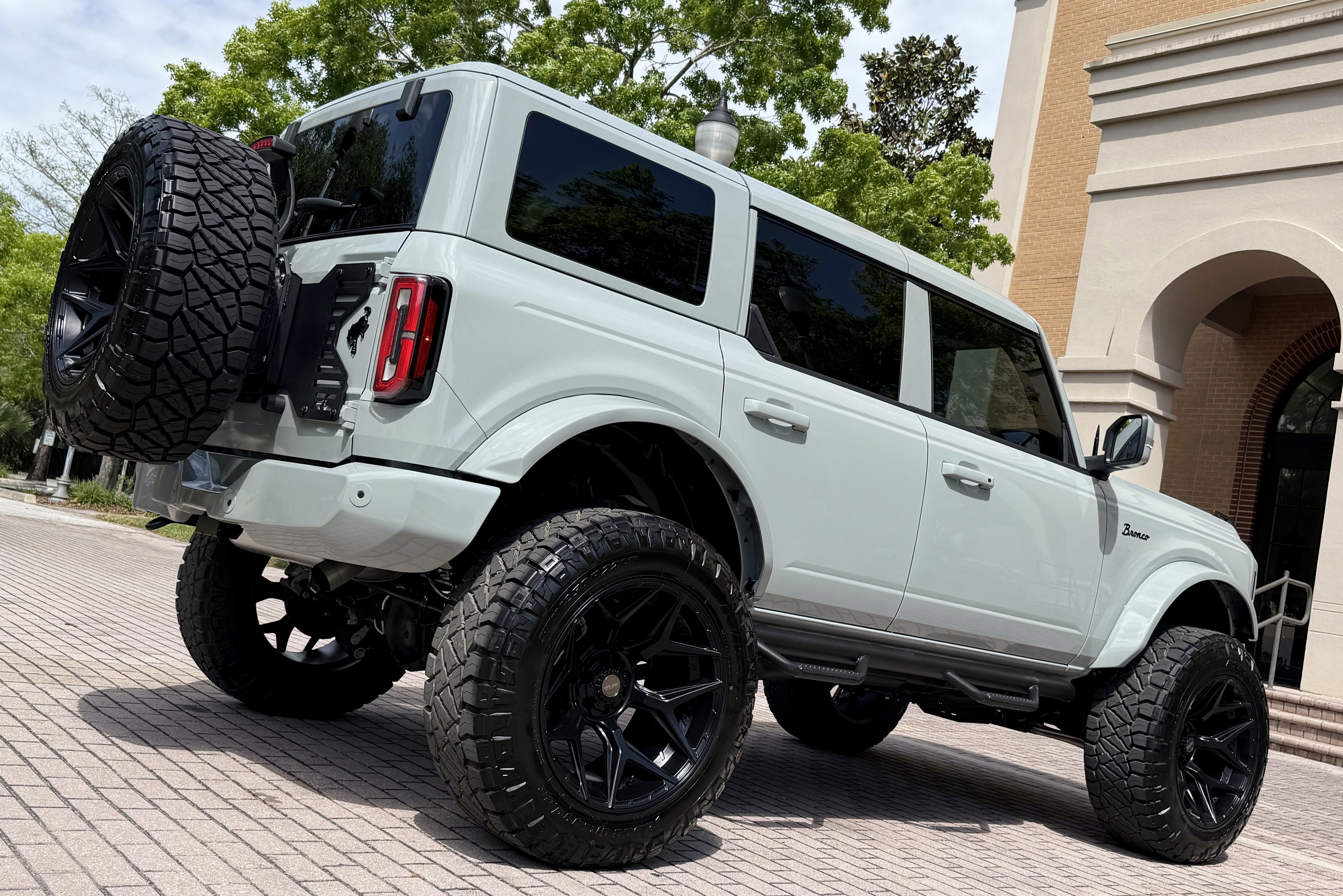 2024 Ford Bronco Outer Banks V6 Luxury Package Hard Top Custom Lifted