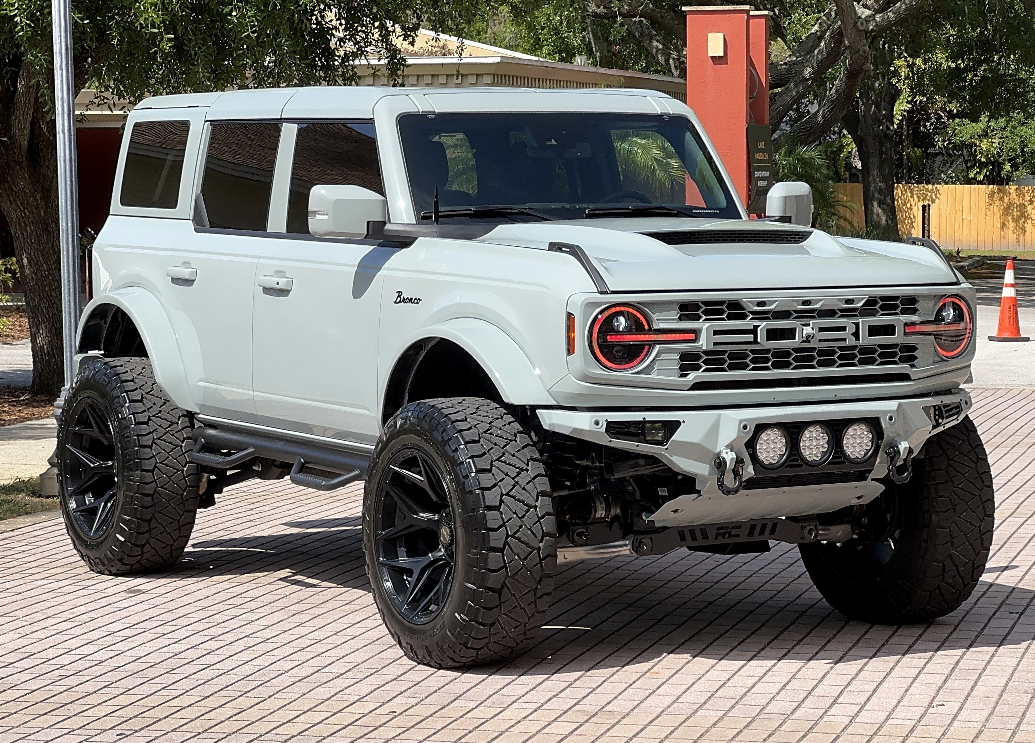 2024 Ford Bronco Outer Banks V6 Luxury Package Hard Top Custom Lifted