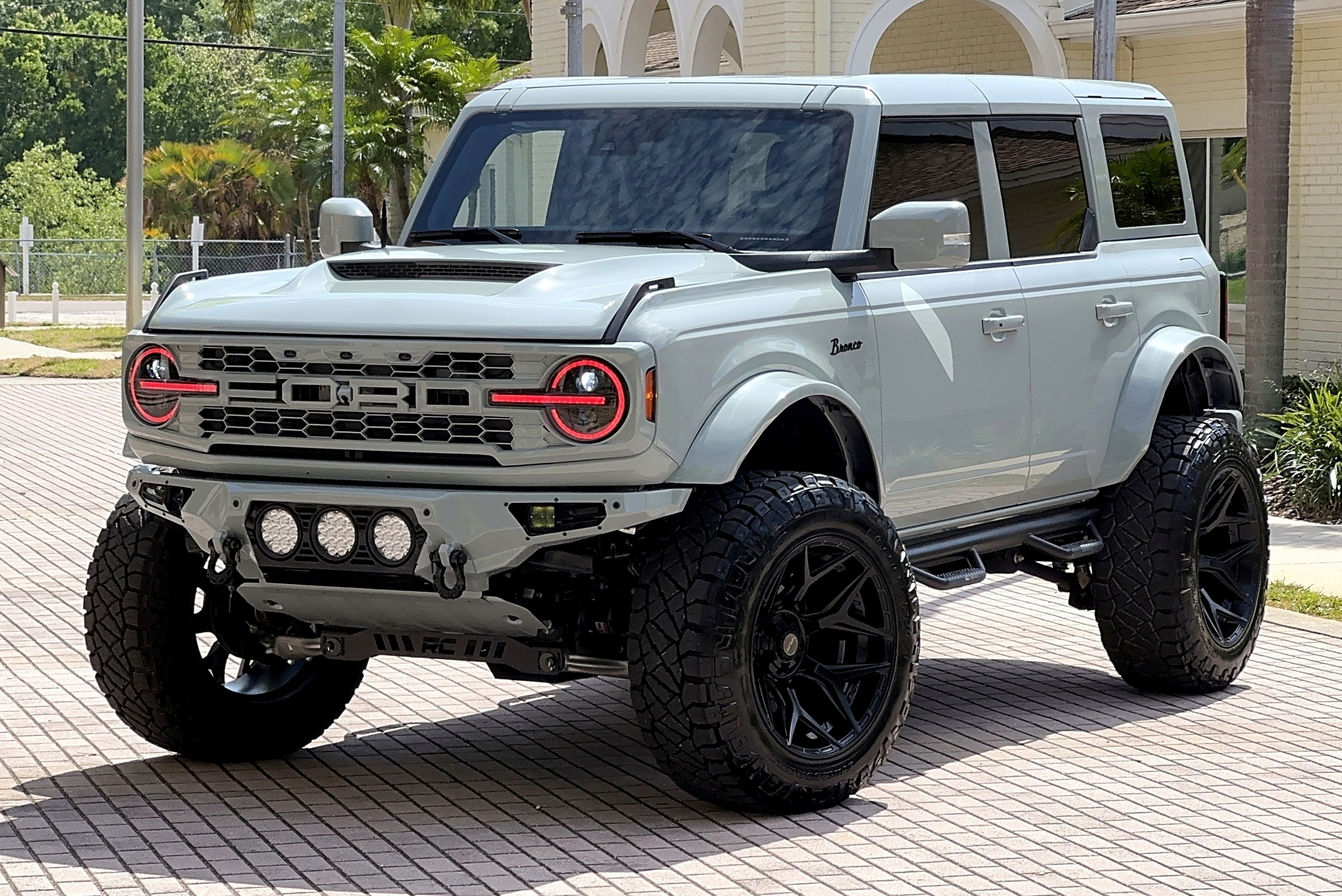 2024 Ford Bronco Outer Banks V6 Luxury Package Hard Top Custom Lifted