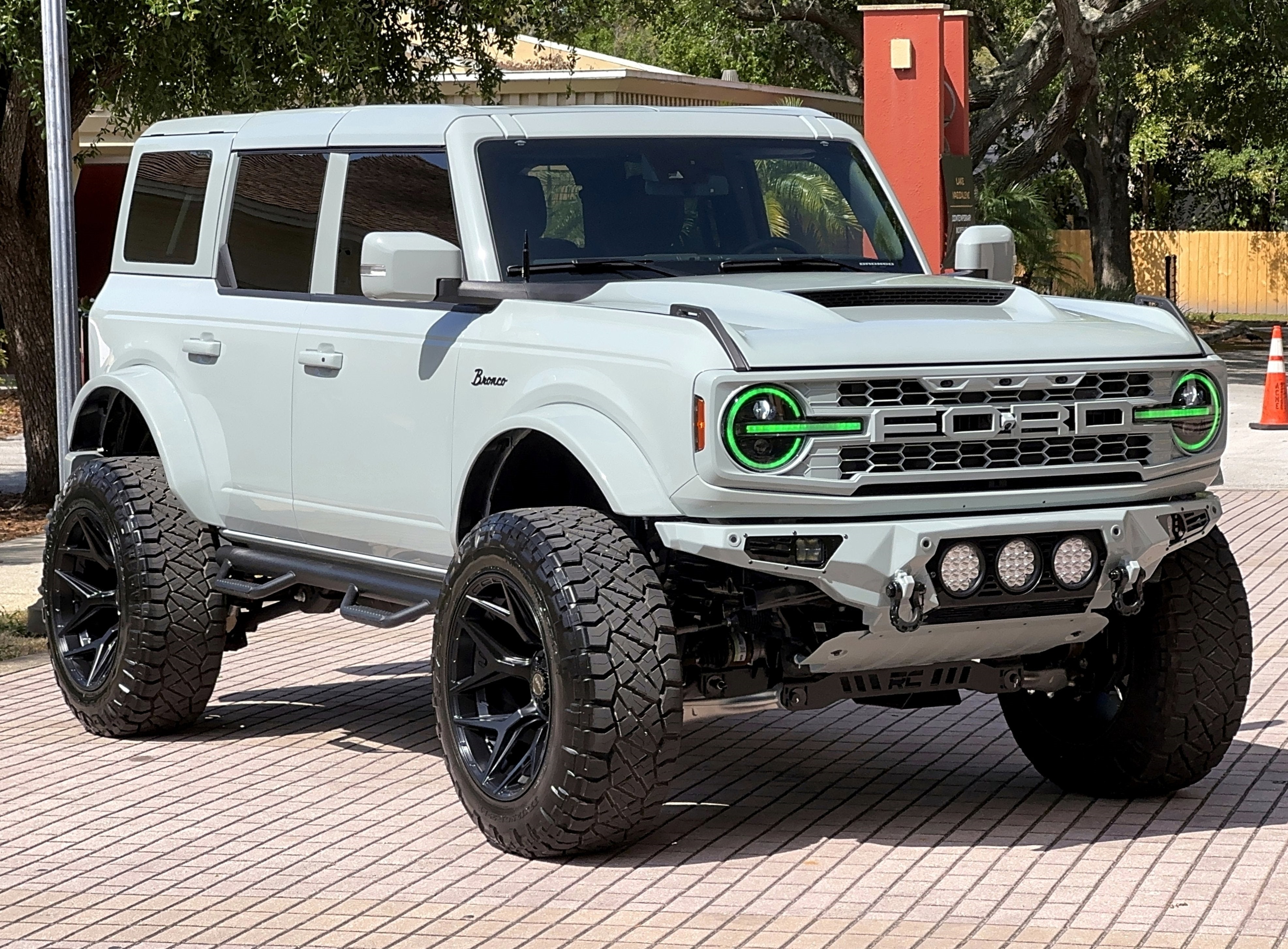 2024 Ford Bronco Outer Banks V6 Luxury Package Hard Top Custom Lifted