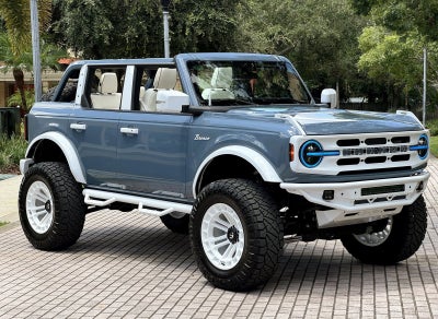 2024 Ford Bronco Outer Banks Retro Hard Top V6 Luxury Package