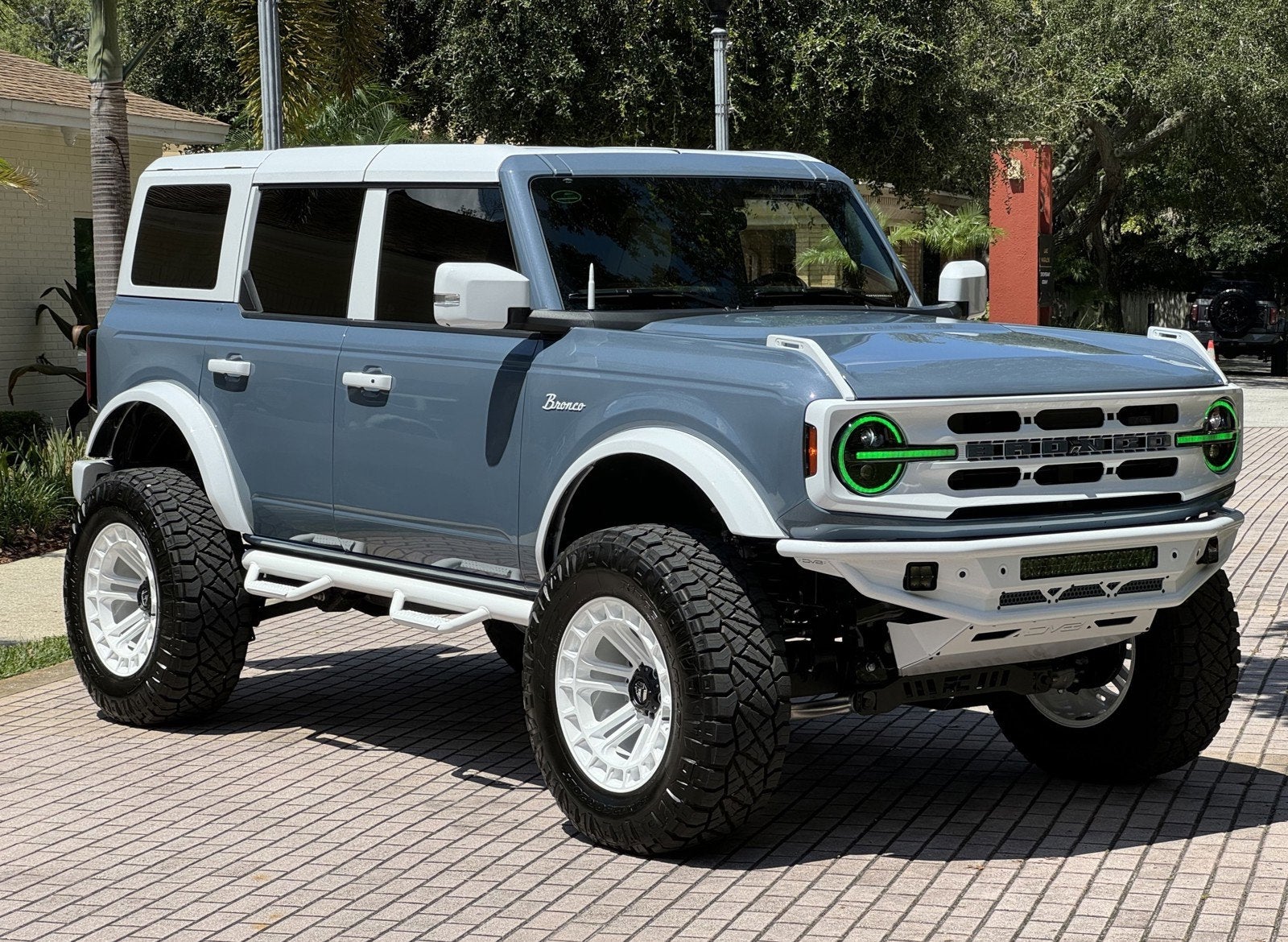 2024 Ford Bronco Outer Banks Retro Hard Top V6 Luxury Package