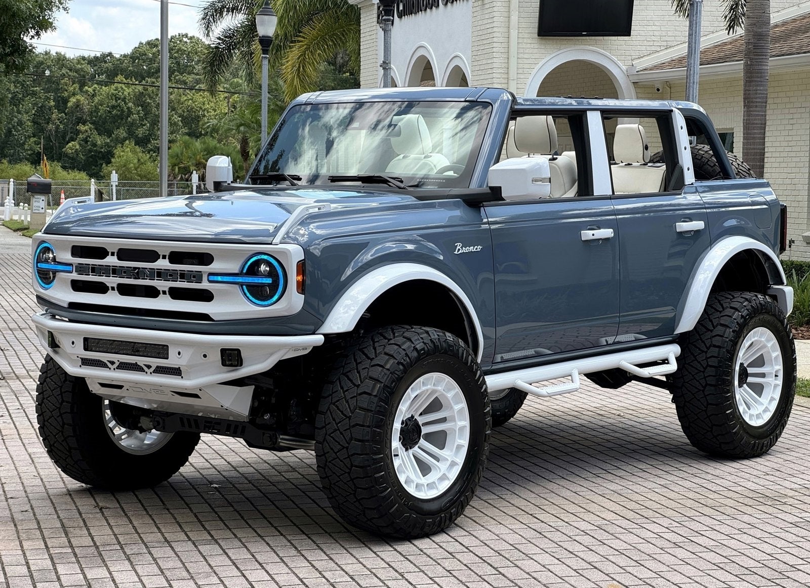 2024 Ford Bronco Outer Banks Retro Hard Top V6 Luxury Package