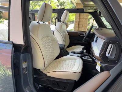 2024 Ford Bronco Outer Banks Retro Hard Top V6 Luxury Package