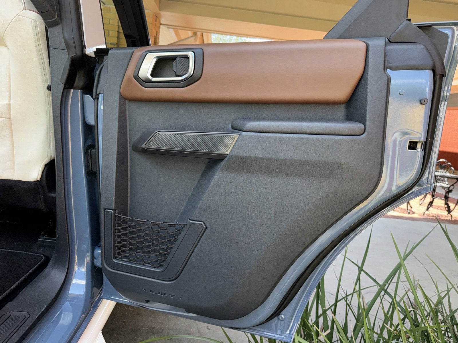 2024 Ford Bronco Outer Banks Retro Hard Top V6 Luxury Package