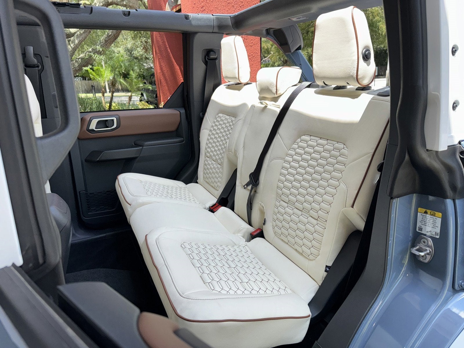 2024 Ford Bronco Outer Banks Retro Hard Top V6 Luxury Package