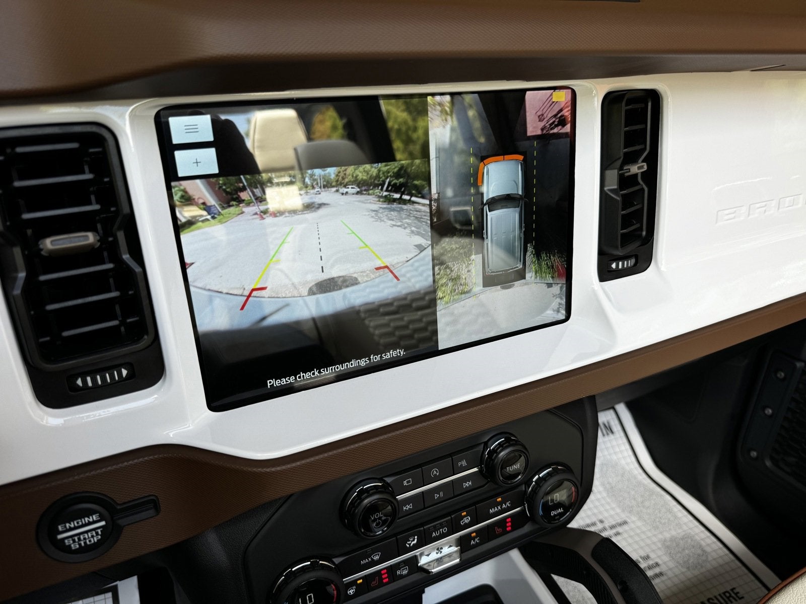 2024 Ford Bronco Outer Banks Retro Hard Top V6 Luxury Package