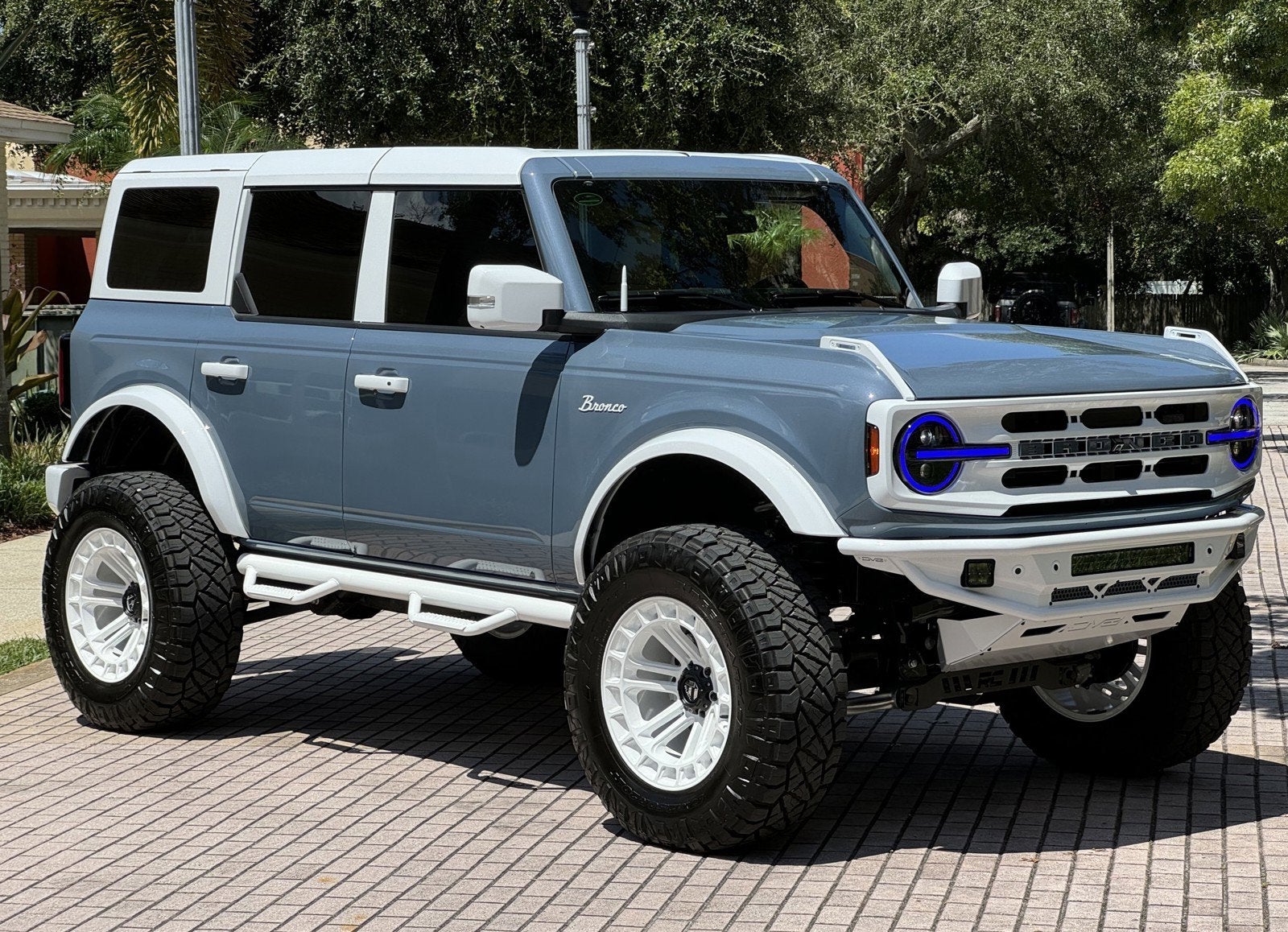 2024 Ford Bronco Outer Banks Retro Hard Top V6 Luxury Package